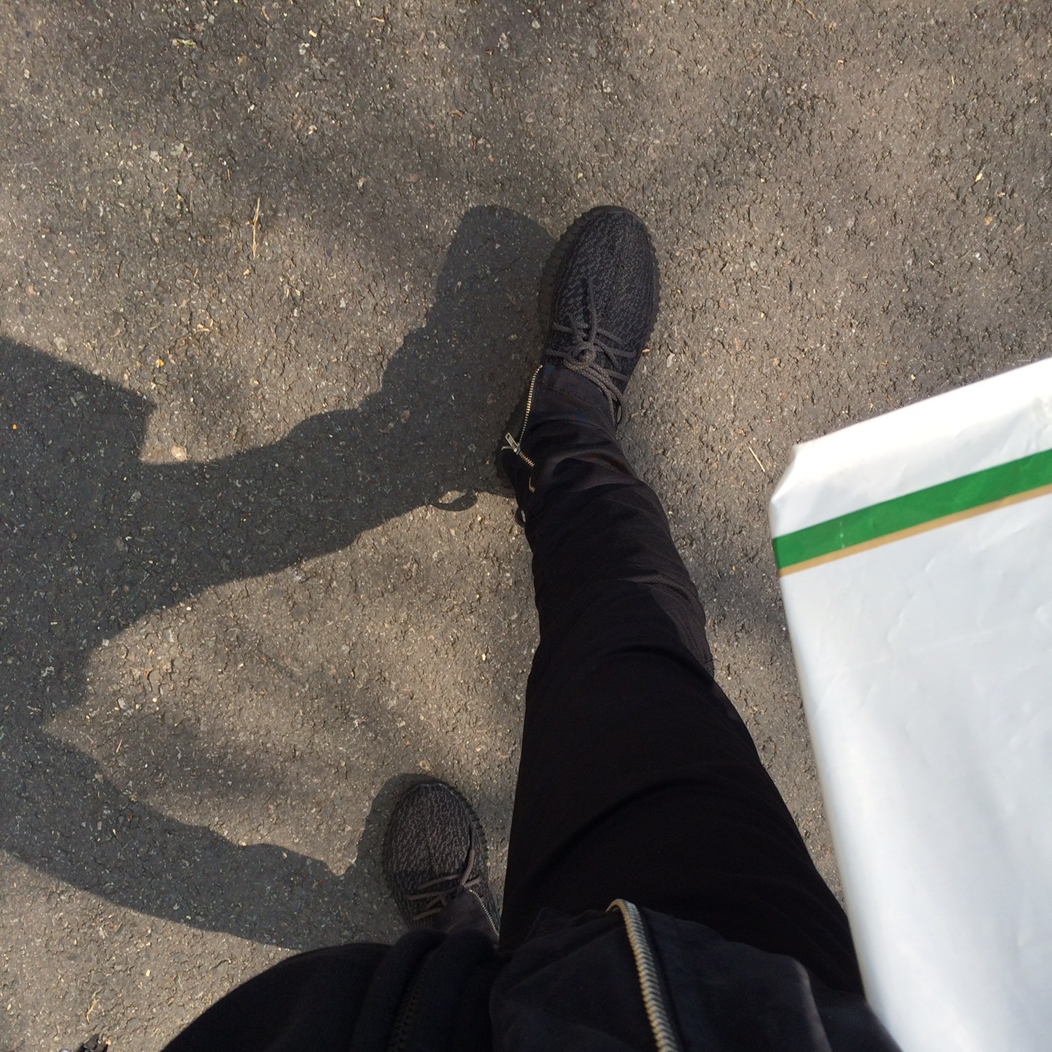 Adidas Yeezy Boost 350 Pirate Black 2015 착용 스타일