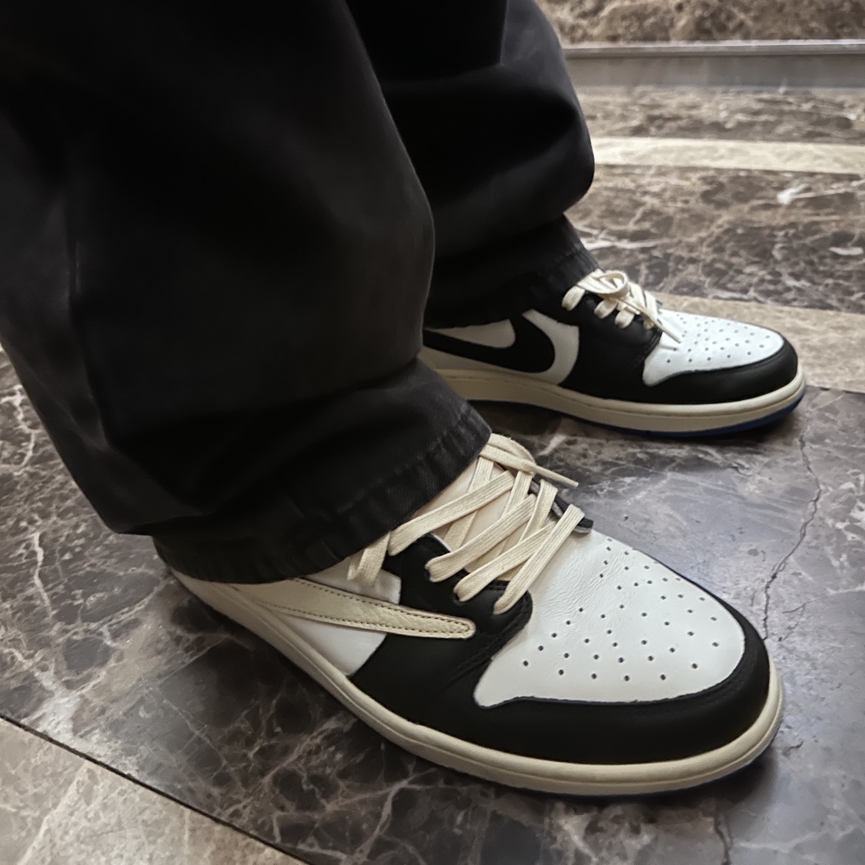 Jordan 1 x Travis Scott x Fragment Retro Low OG SP Military Blue, Stussy Washed Canvas Big OL' Jean Black 착용 스타일 - 3