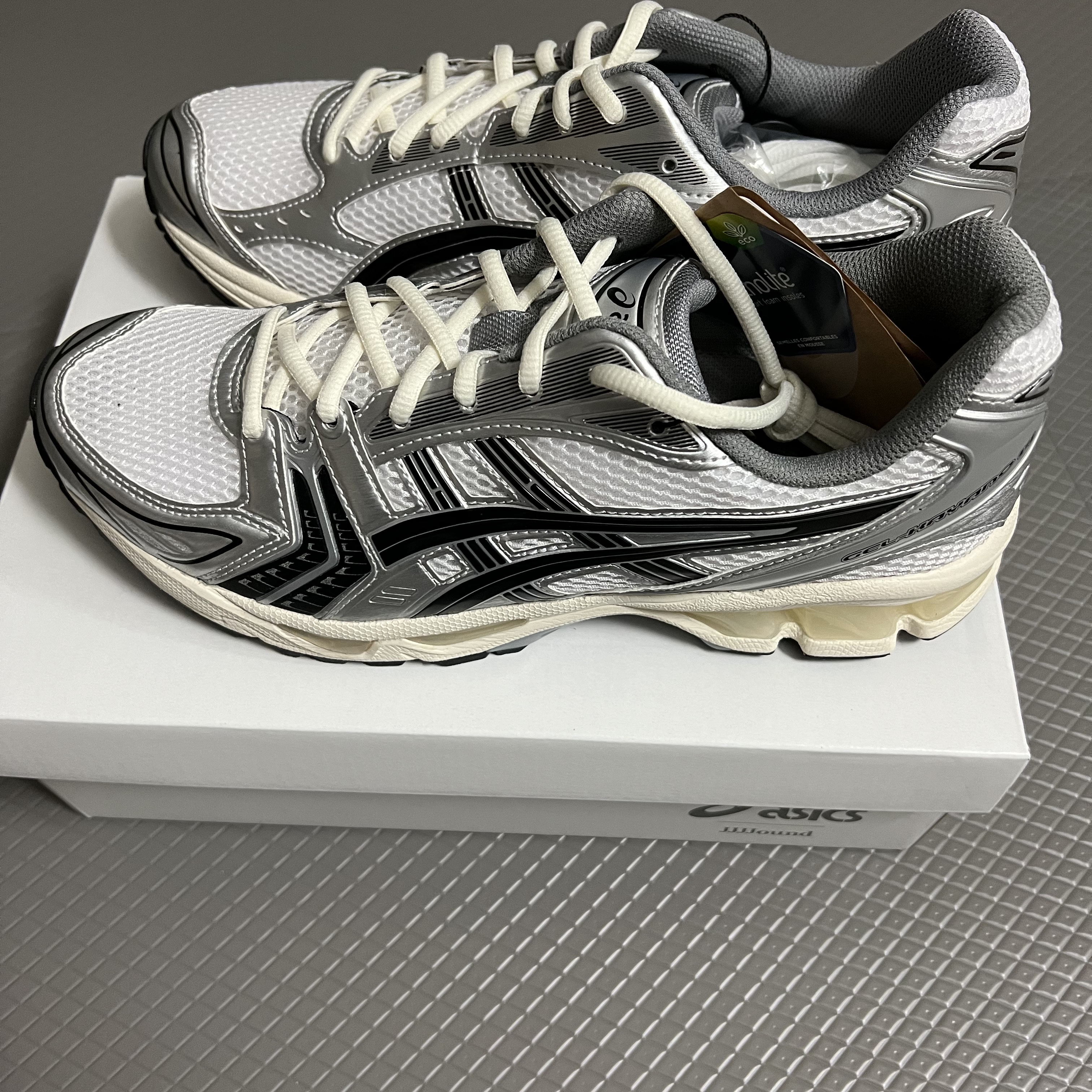 Asics x JJJJound Gel-Kayano 14 Silver Black 착용 스타일