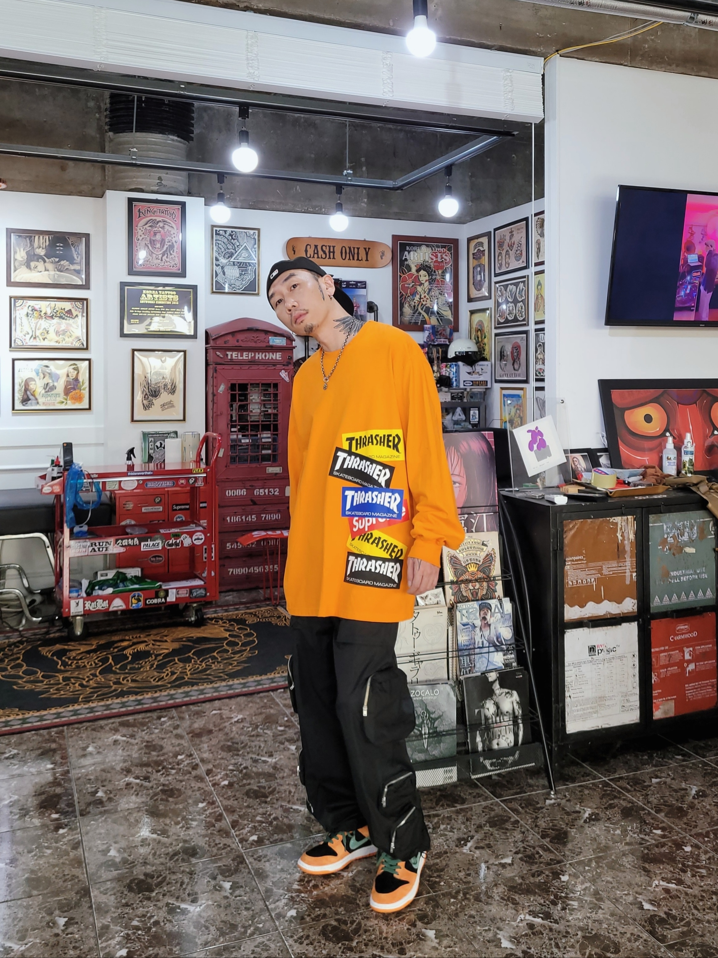 Supreme x Thrasher Multi Logo L/S T-Shirt Orange - 21FW, Nike Dunk Low SP Ceramic 착용 스타일