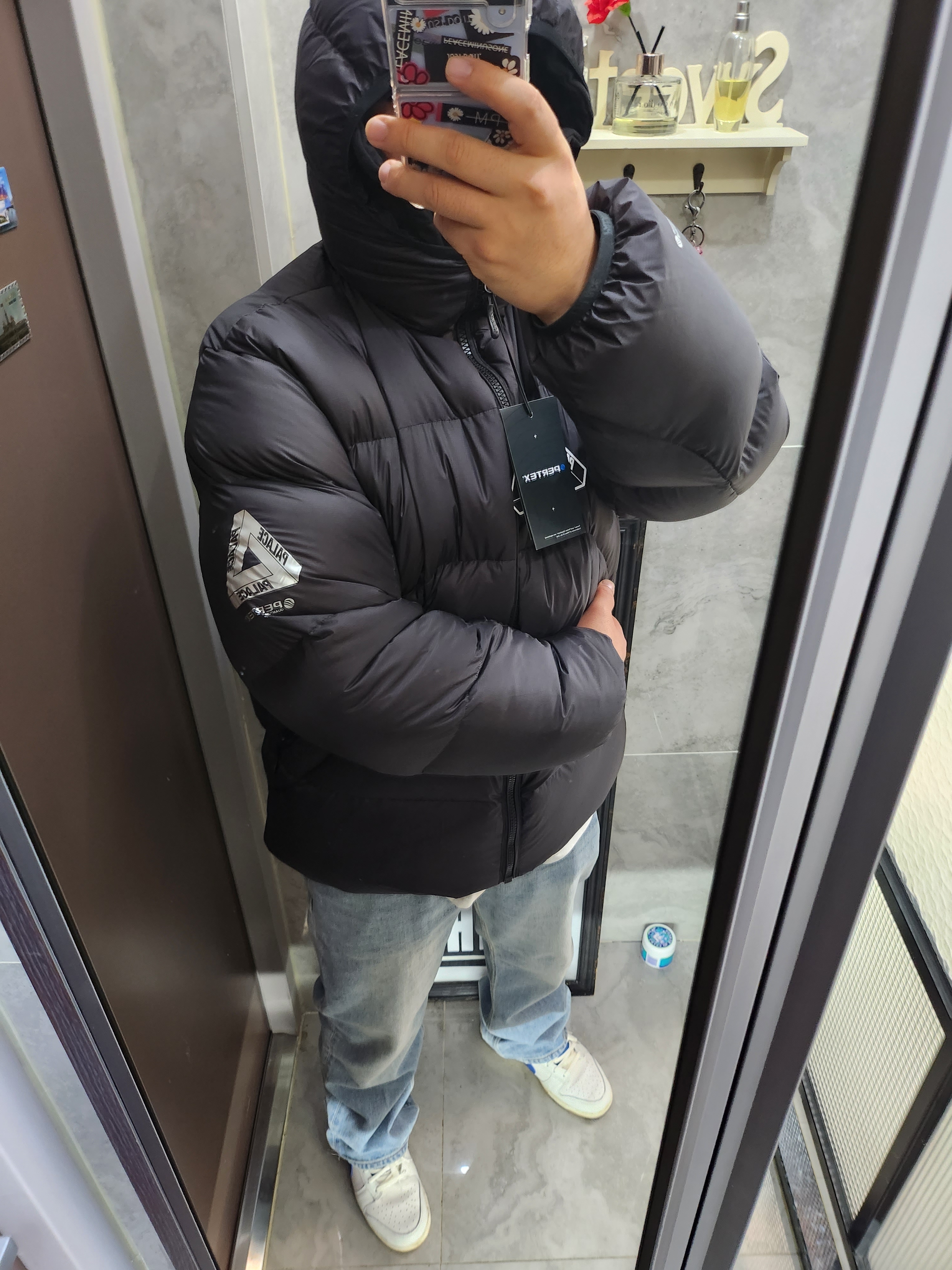 Palace Pertex Frost Balaclava Puffa Black - 22FW 착용 스타일 - 2