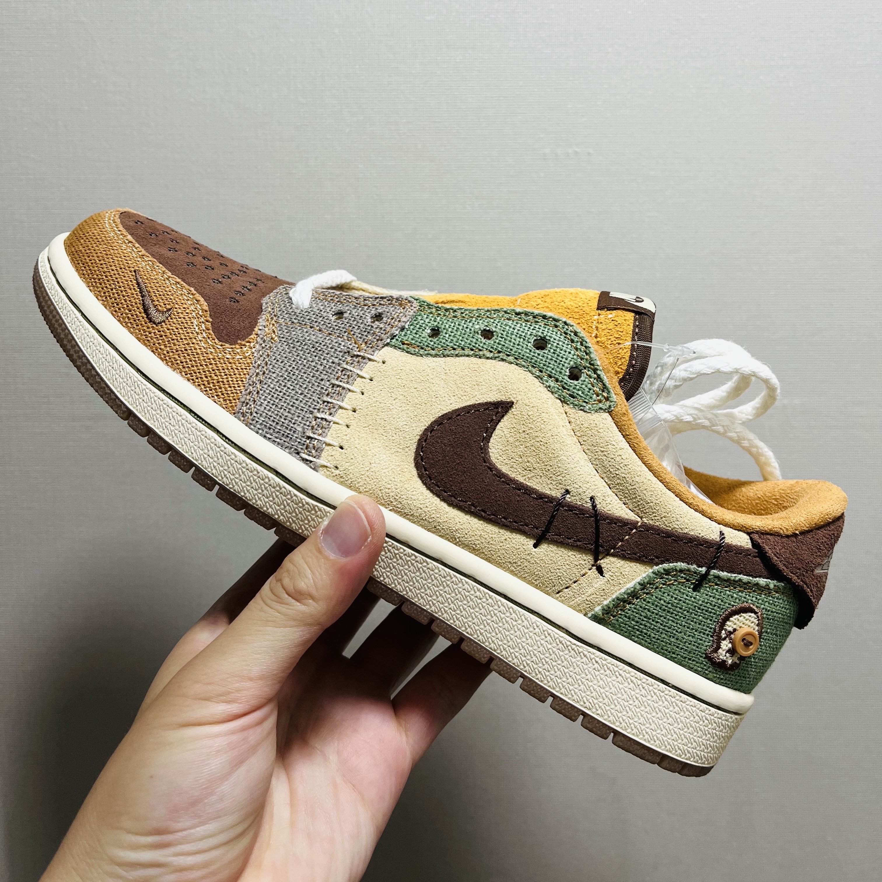 Jordan 1 x Zion Williamson Retro Low OG Flax and Oil Green 착용 스타일