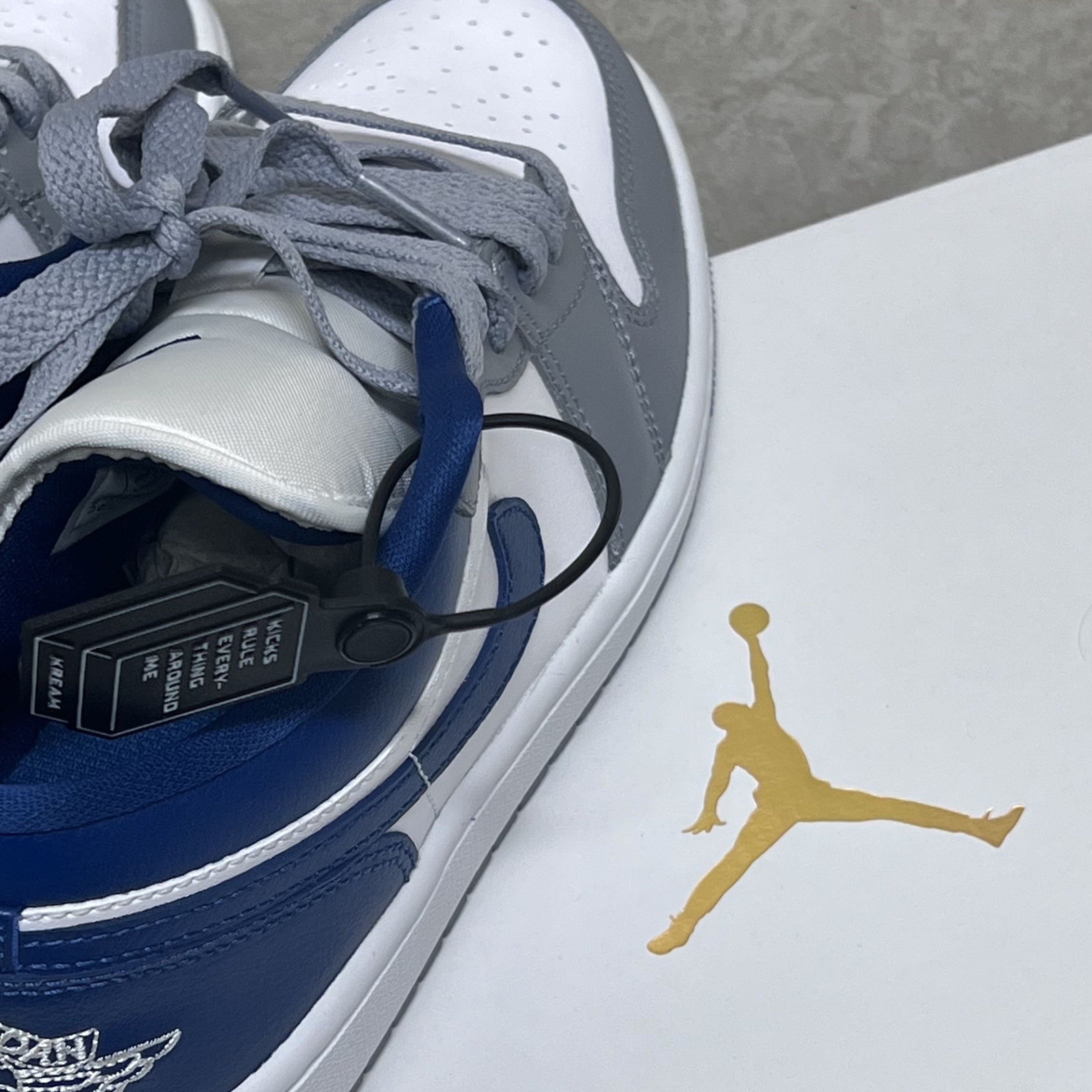 (W) Jordan 1 Low White Grey Blue 착용 스타일 - 1