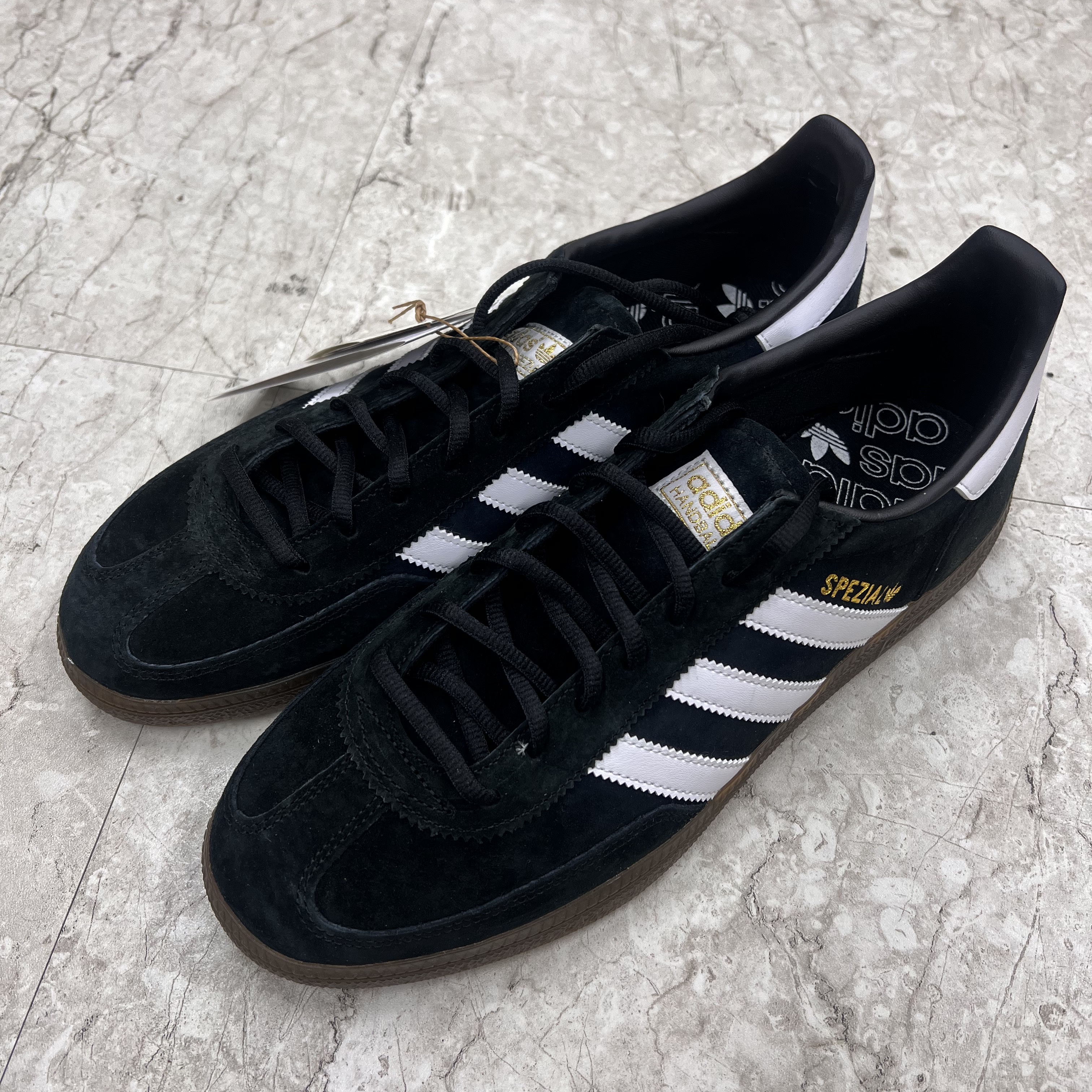 Adidas Spezial Handball Core Black 착용 스타일 - 1
