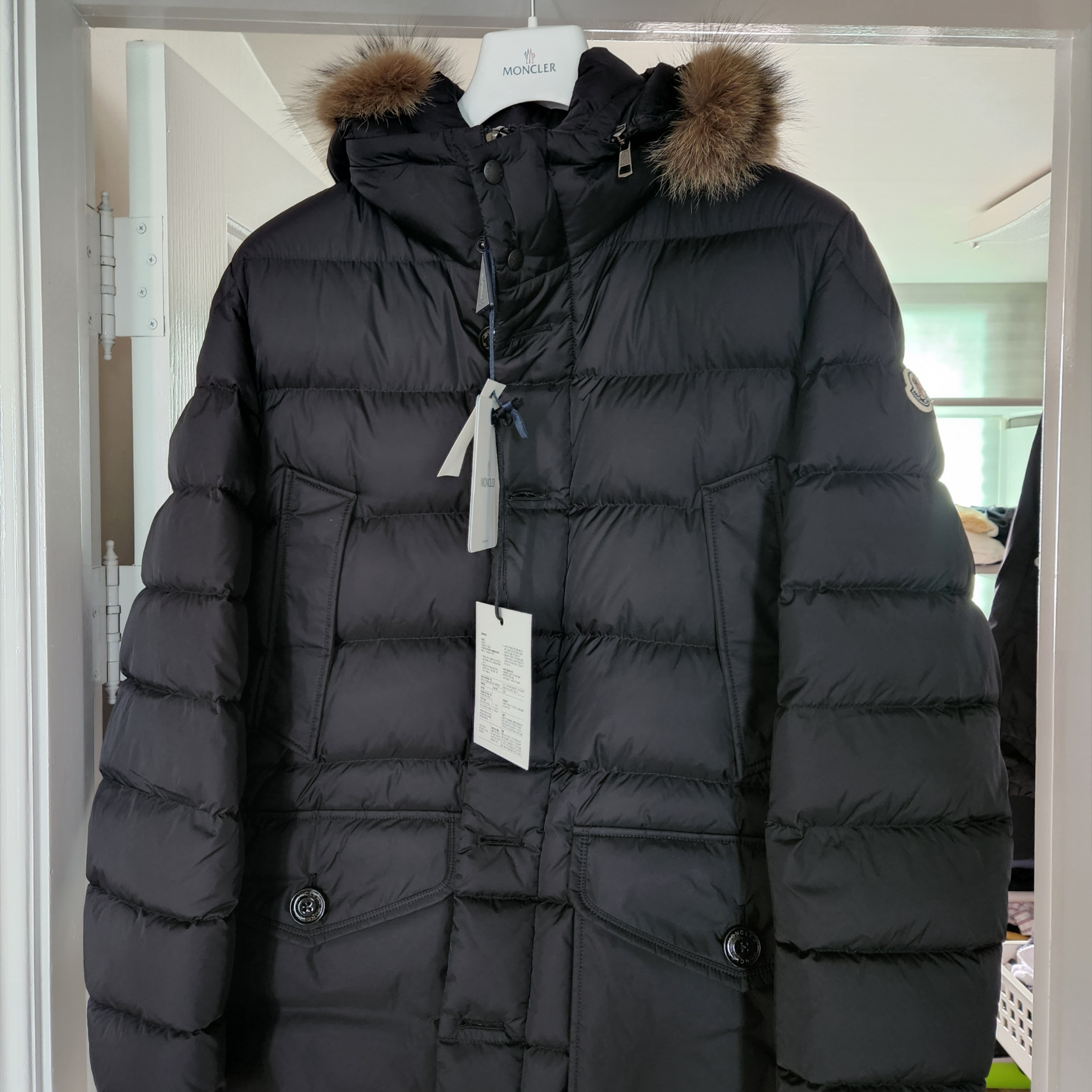 Moncler Cluny Long Down Jacket Black - 22FW 착용 스타일