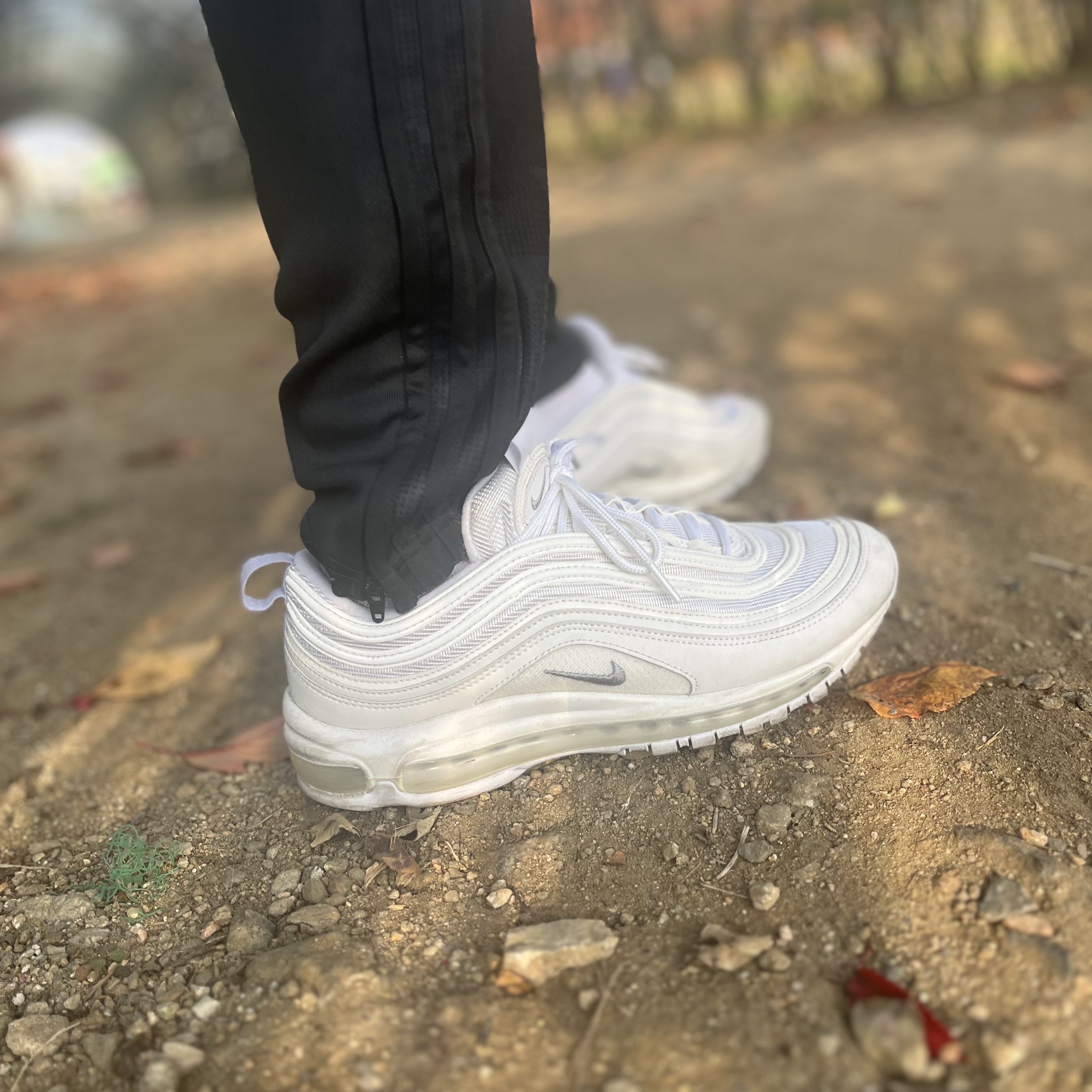 Nike Air Max 97 Triple White Wolf Grey 착용 스타일