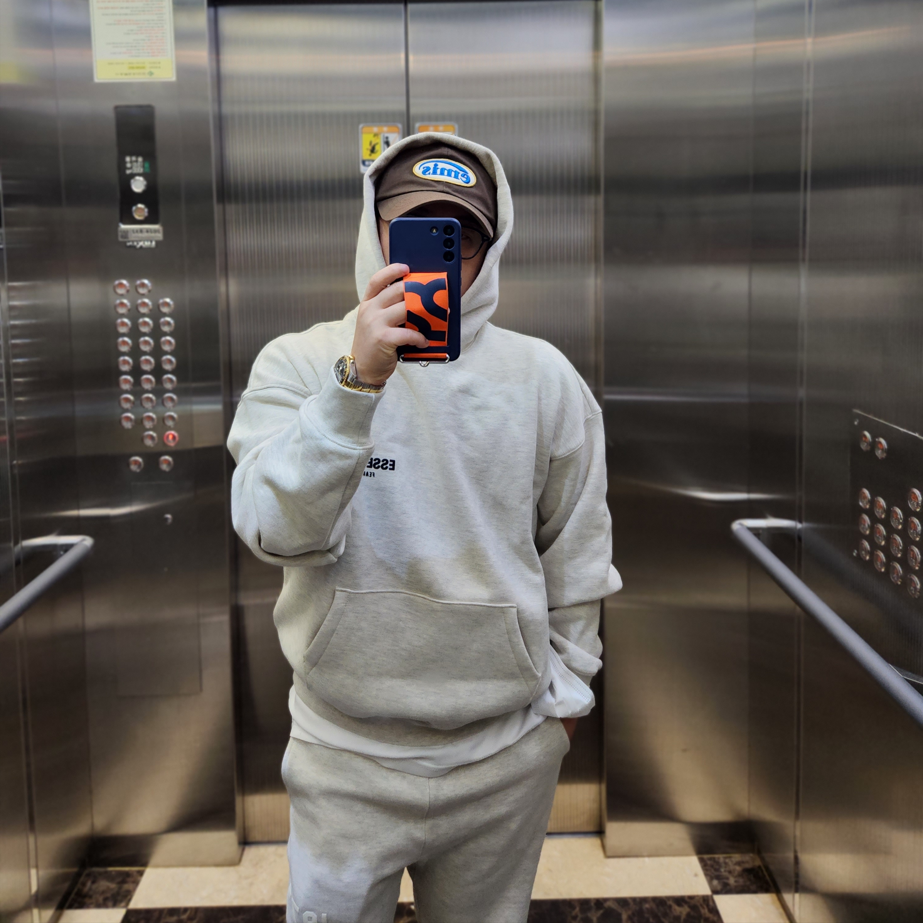 Essentials The Core Collection Hoodie Light Oatmeal, Essentials 1977 Relaxed Sweatpants Light Oatmeal - 22SS 착용 스타일