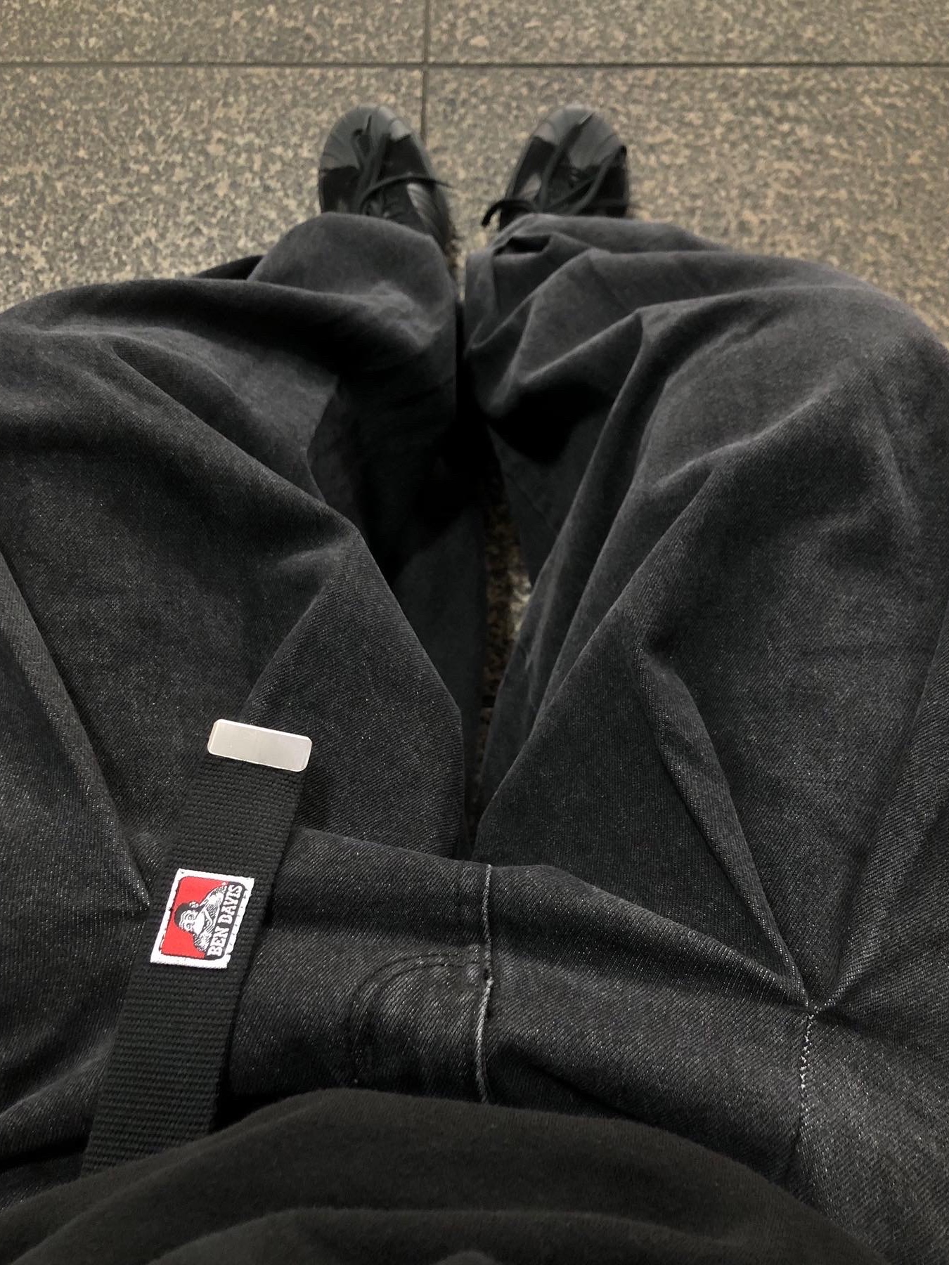 Y-3 Yohji Star Triple Black 착용 스타일