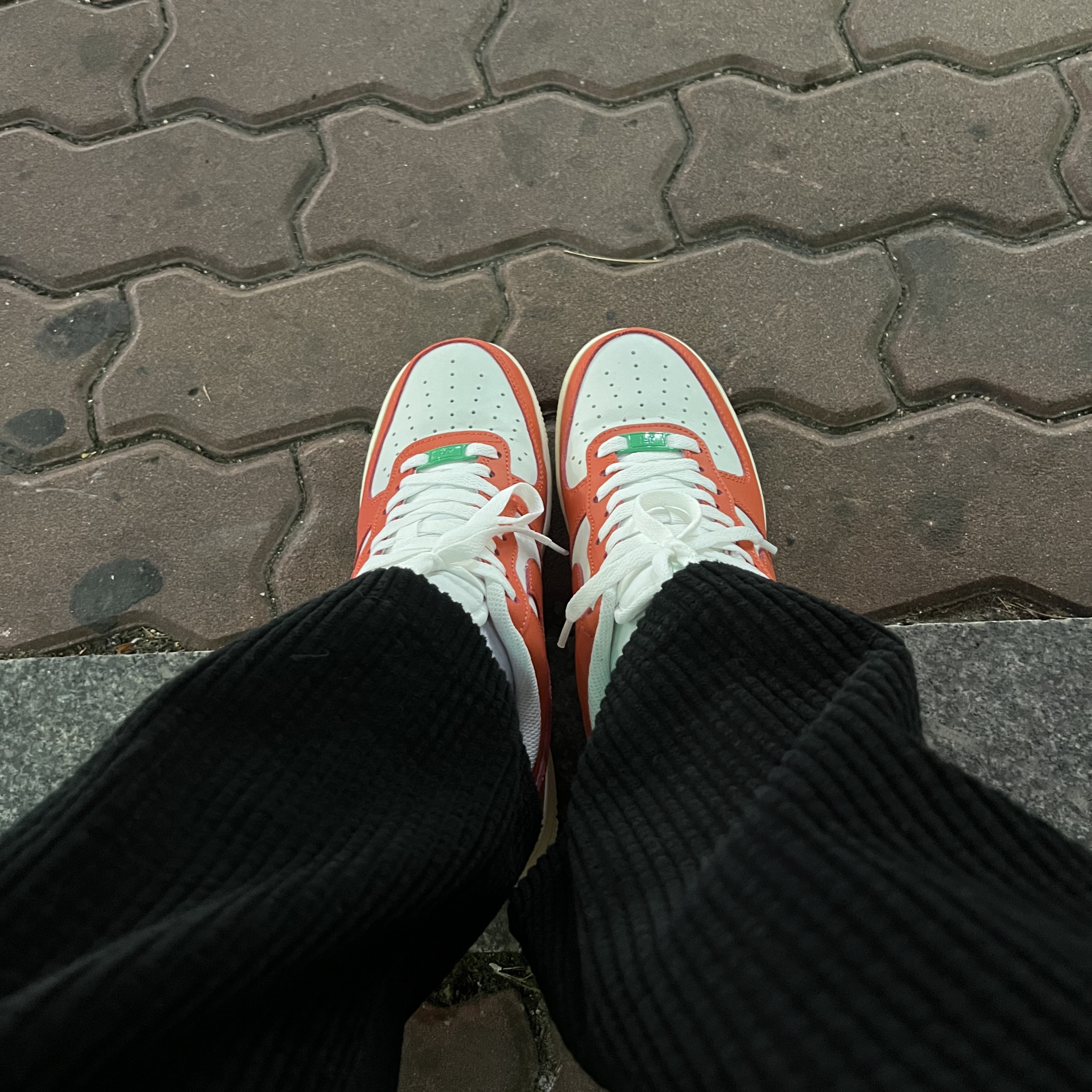 Nike Air Force 1 '07 LV8 Pojangmacha 착용 스타일