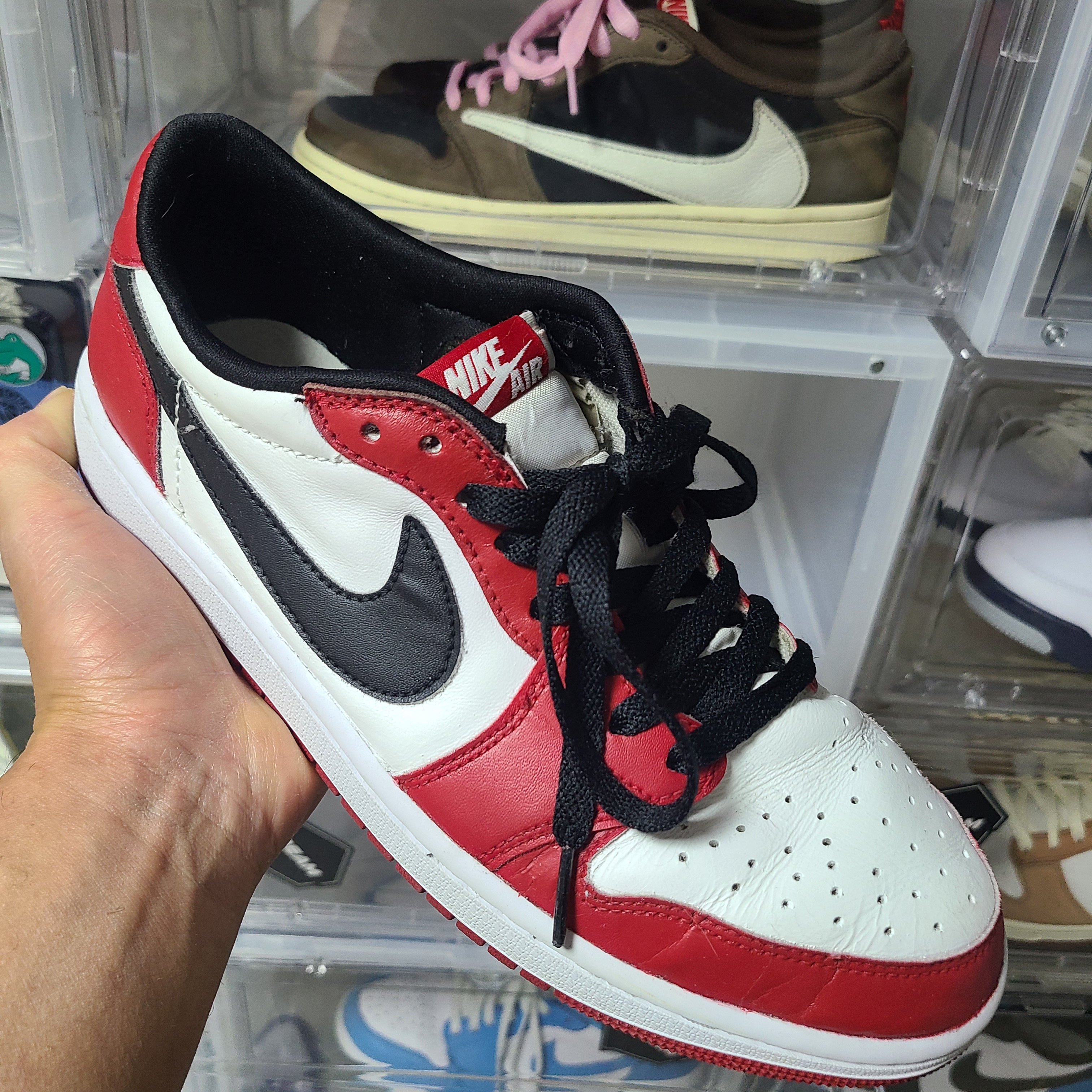 Jordan 1 Retro Low OG Chicago 2016, Jordan 1 x Travis Scott Retro Low OG SP Mocha 착용 스타일 - 1