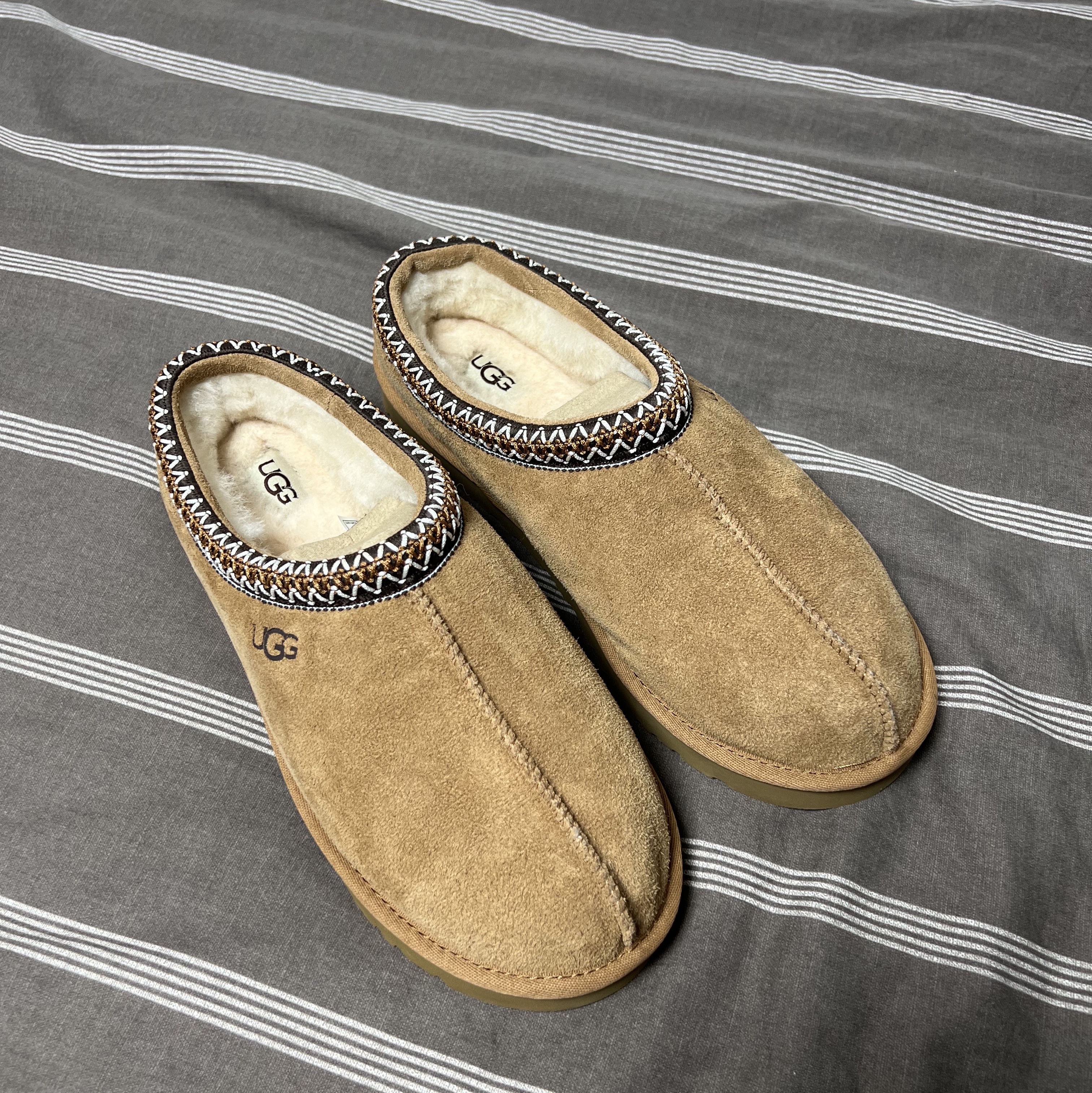 (W) UGG Tasman Slipper Chestnut 착용 스타일