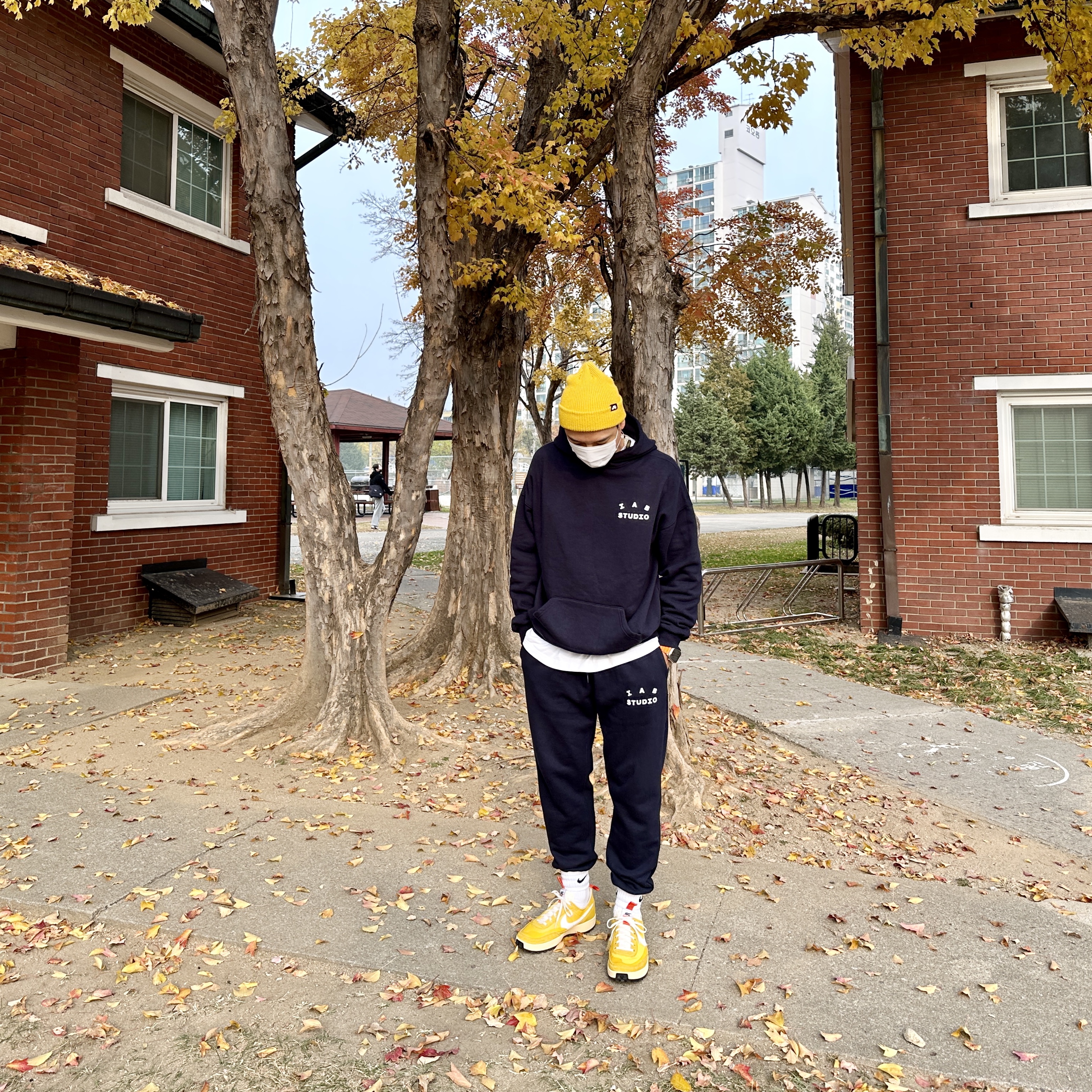 IAB Studio Hoodie Navy - 21SS, IAB Studio Sweatpants Navy - 21SS 착용 스타일 - 4