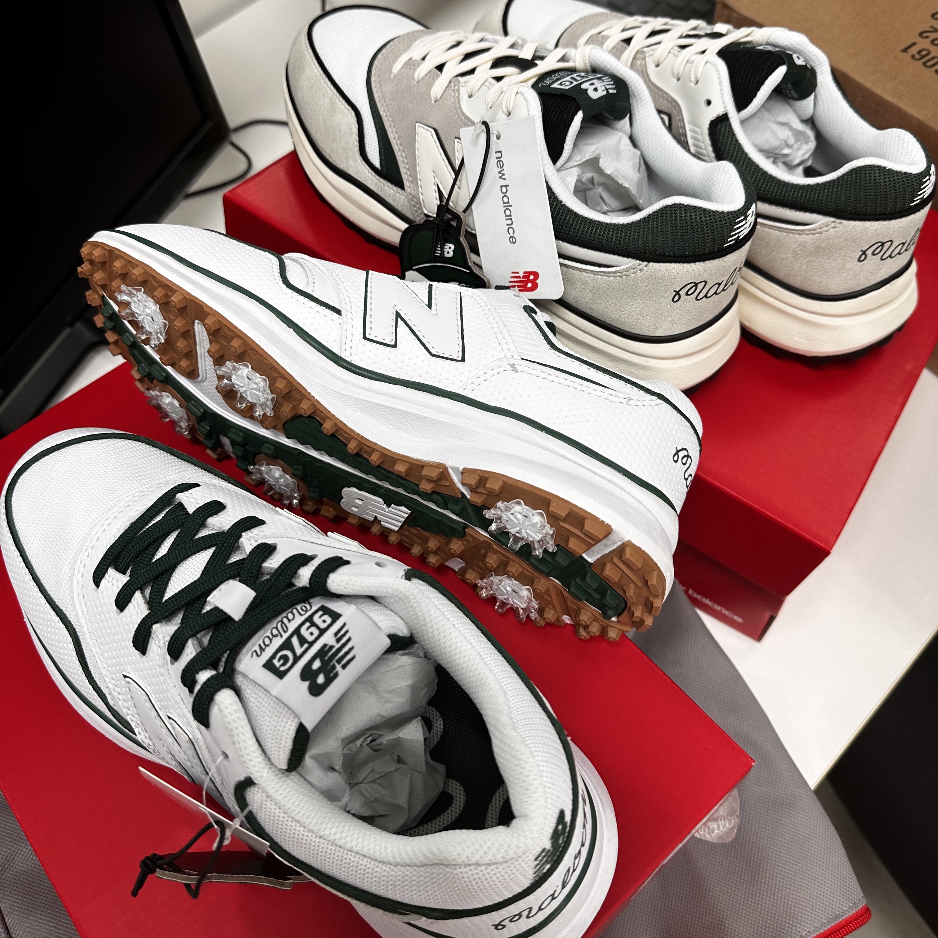 New Balance x Malbon 997 Golf White Green, New Balance x Malbon 997 Golf Grey Green 착용 스타일