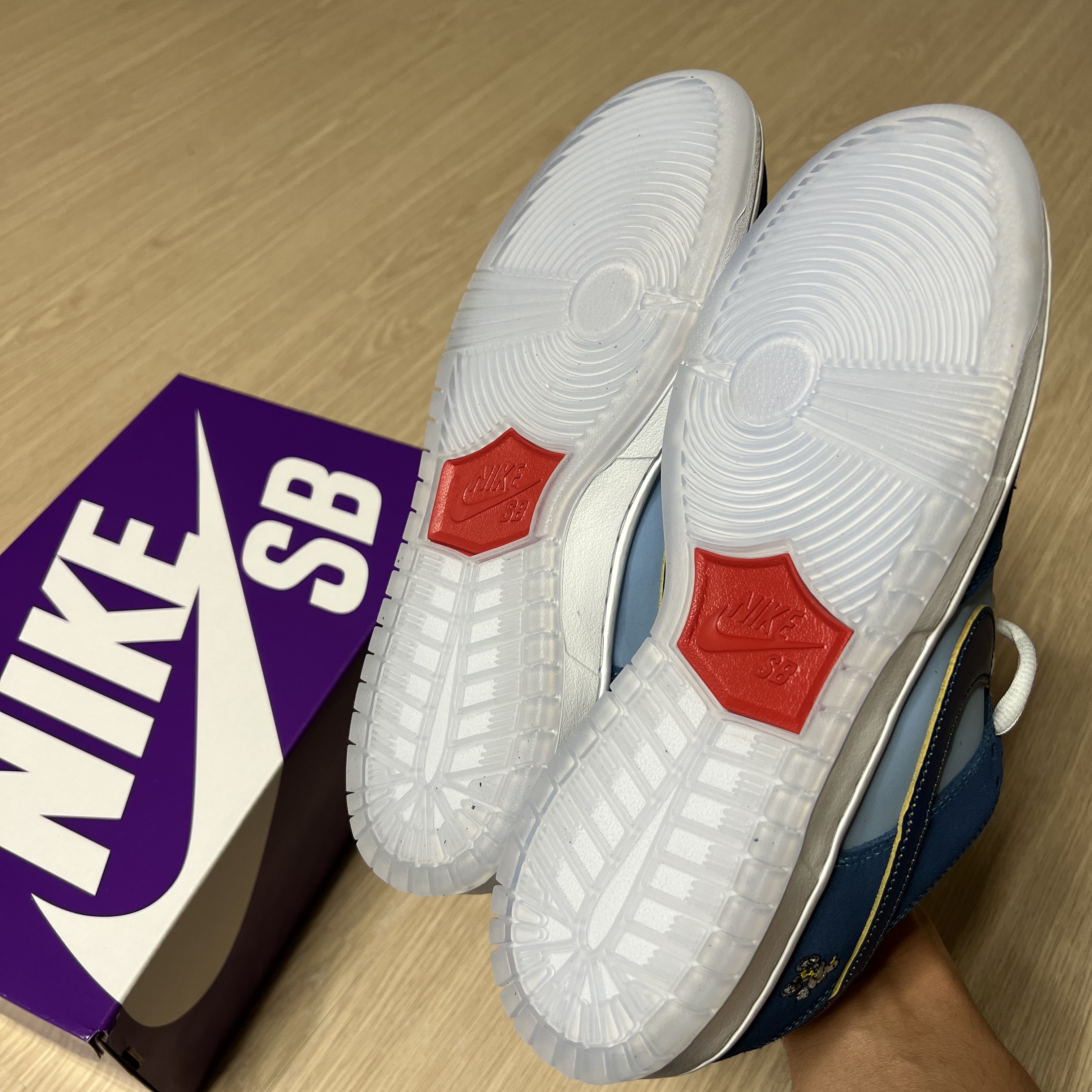 Nike x Why So Sad? SB Dunk Low Pro Coastal Blue 착용 스타일 - 3