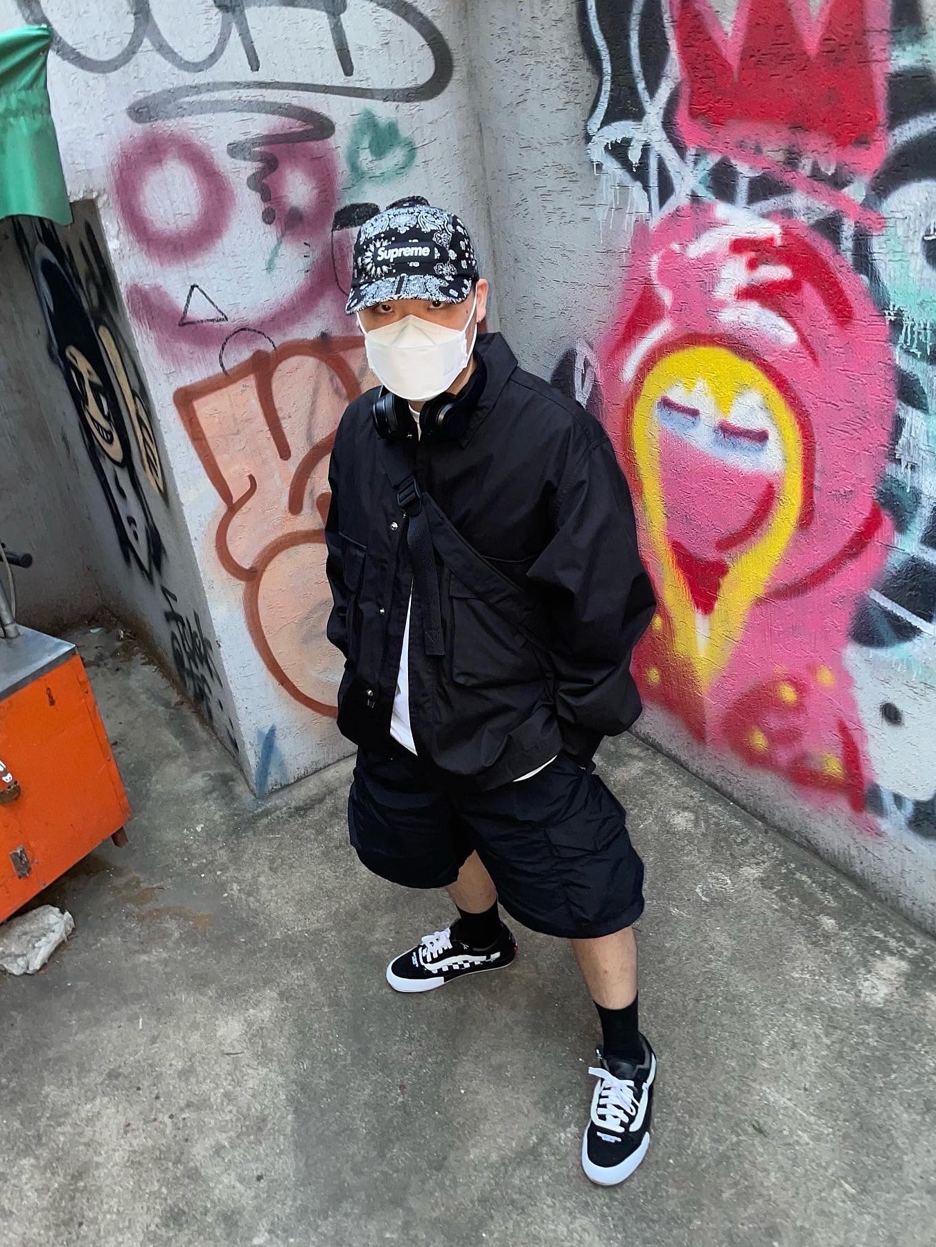 Supreme Bandana Camp Cap Black - 21SS, Vans Vault x Mastermind x END. Old Skool Cap LX Black 착용 스타일 - 1