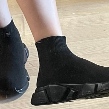 (W) Balenciaga Speed Trainer Monocolor Black, (W) Balenciaga Speed Trainer Navy Red 착용 스타일 - 2