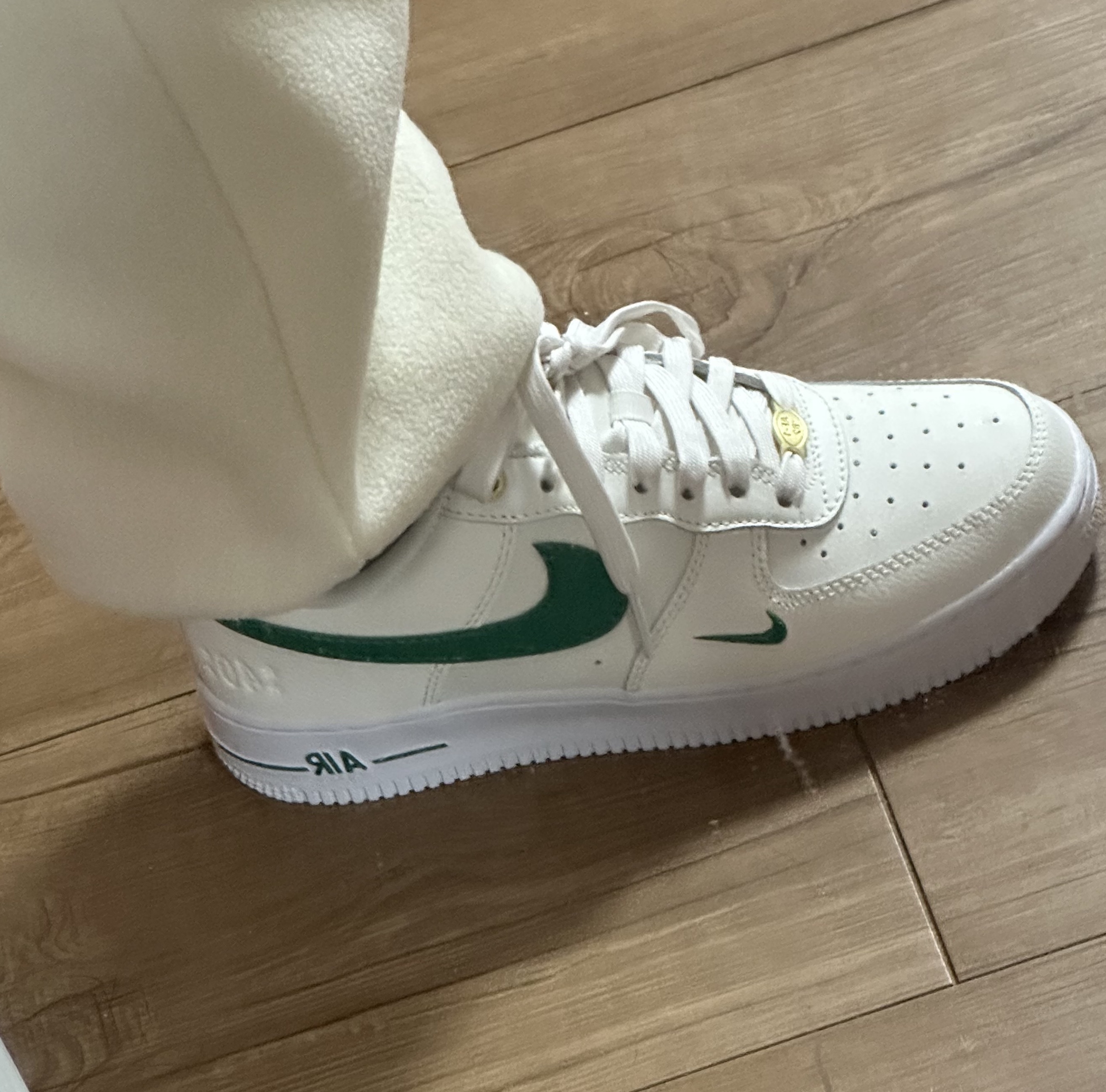 Nike Air Force 1 '07 LV8 40th Anniversary Join Forces Sail Malachite 착용 스타일 - 3