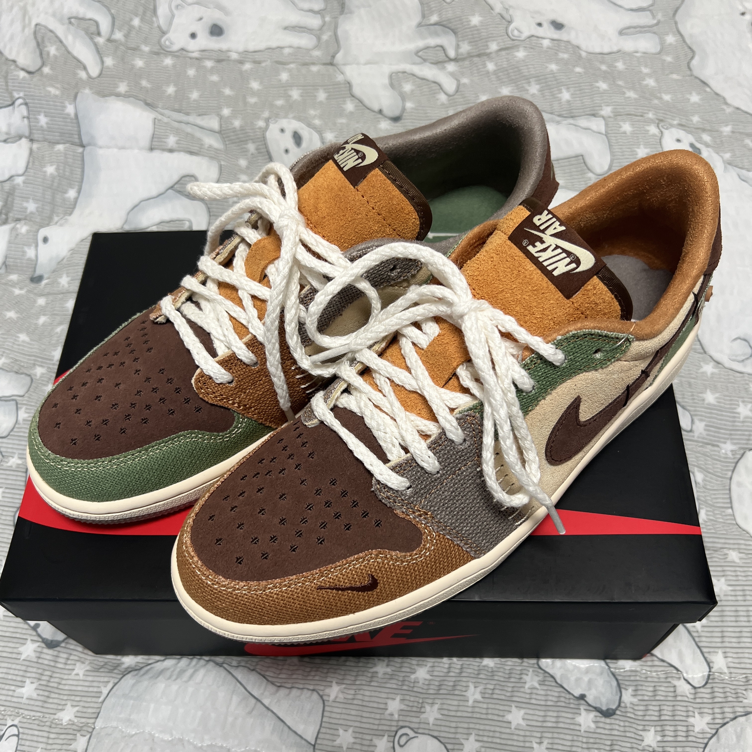 Jordan 1 x Zion Williamson Retro Low OG Flax and Oil Green 착용 스타일 - 3