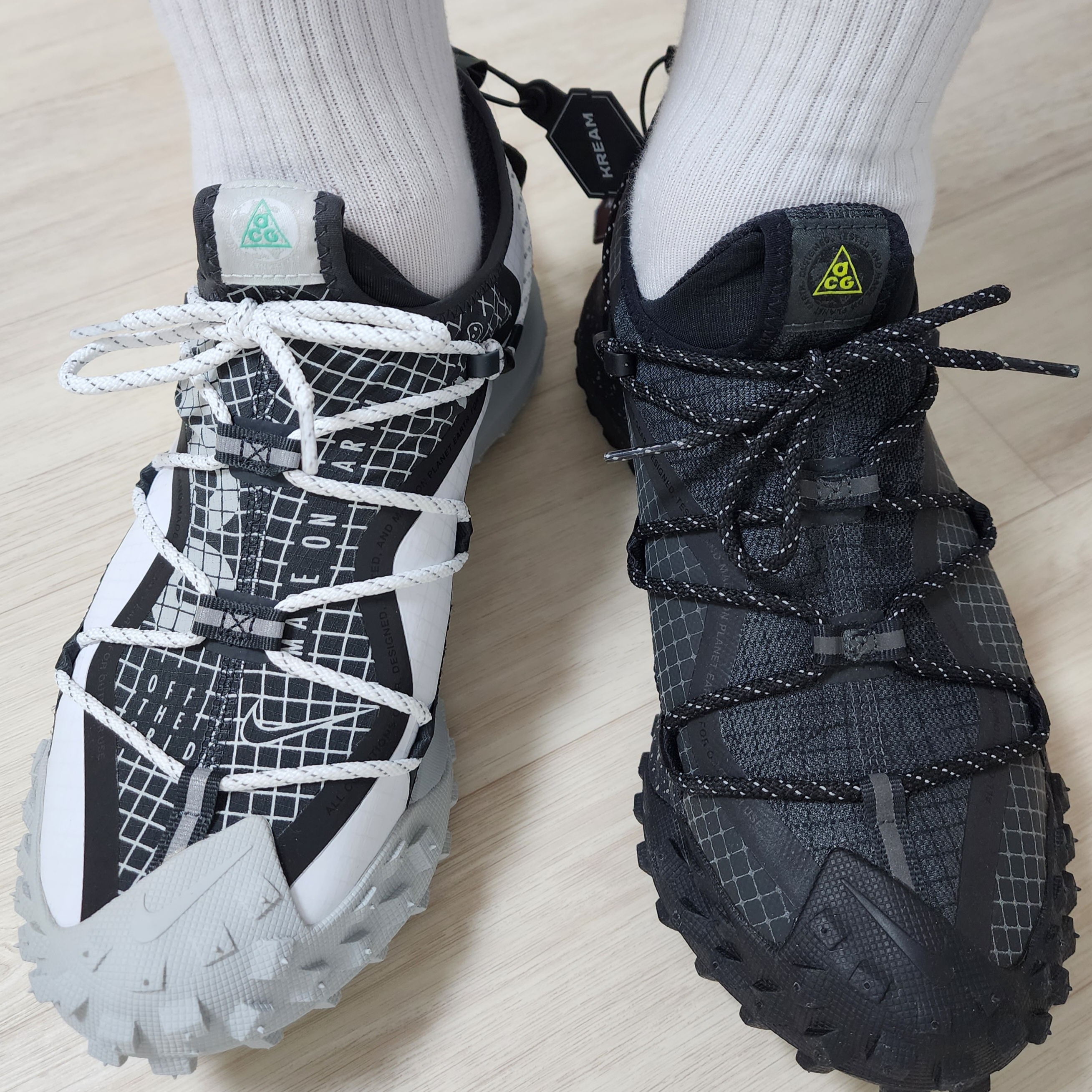 Nike ACG Mountain Fly Low Gore-Tex SE Dark Smoke Grey, Nike ACG Mountain Fly Low SE White and Black 착용 스타일