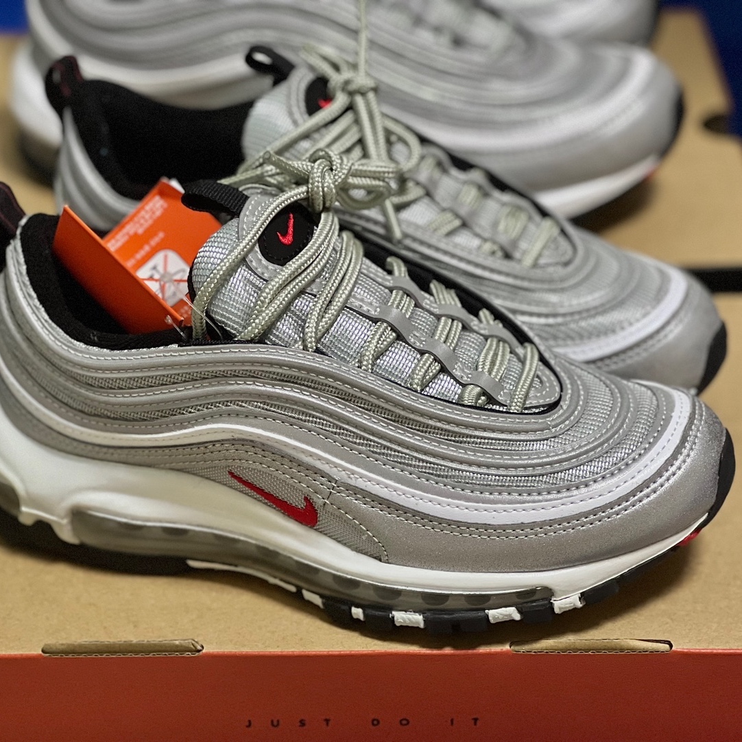 Nike Air Max 97 OG Silver Bullet 2022, (W) Nike Air Max 97 OG Silver Bullet 2022 착용 스타일 - 2