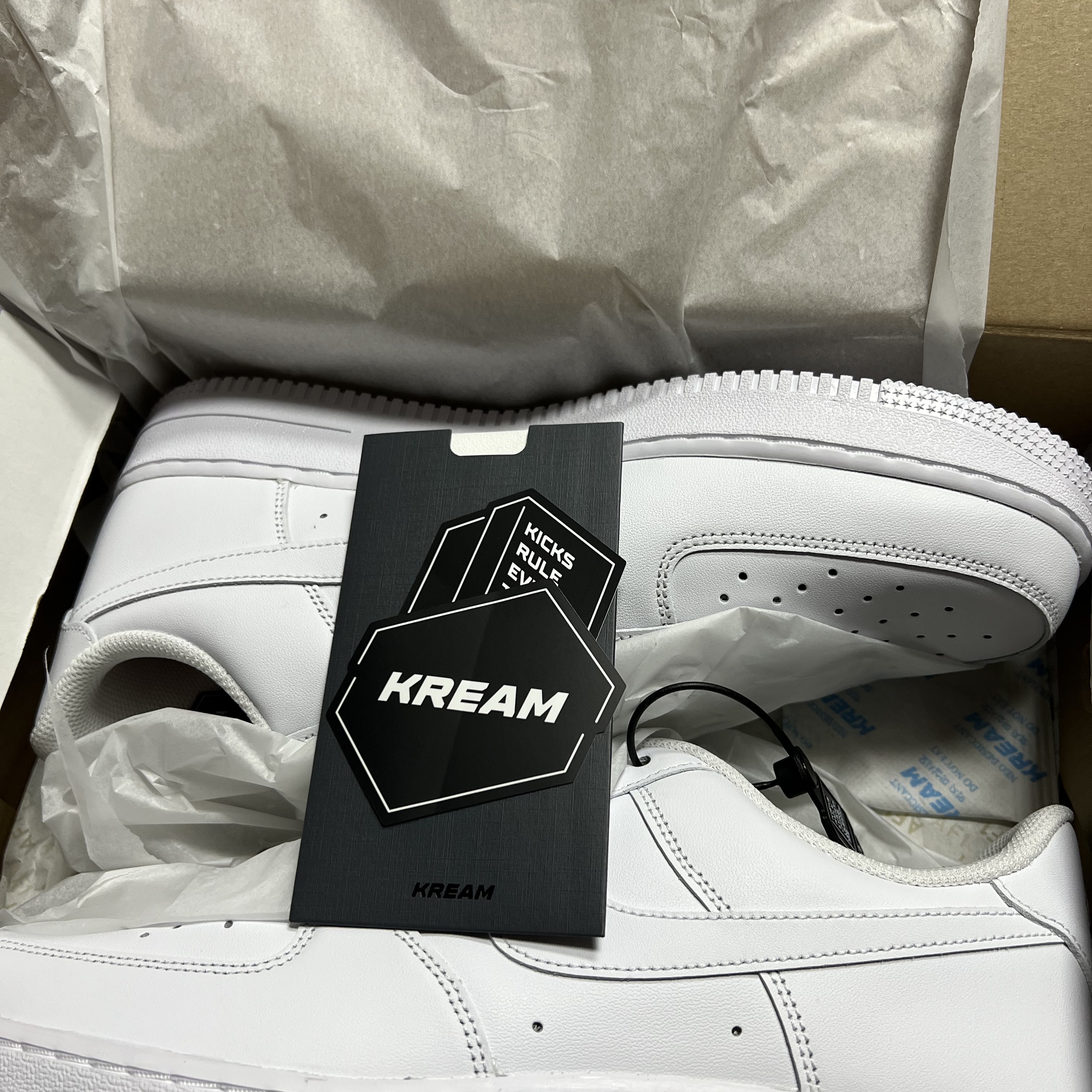 Nike Air Force 1 '07 Low White, (W) Nike Air Force 1 '07 Low White 착용 스타일 - 2