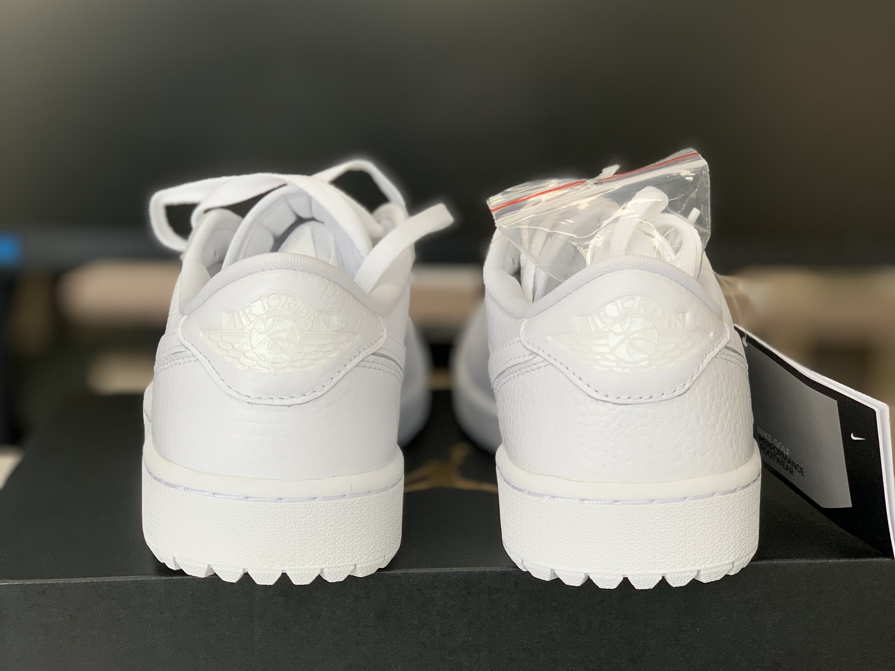 Jordan 1 Low Golf Triple White 착용 스타일 - 4
