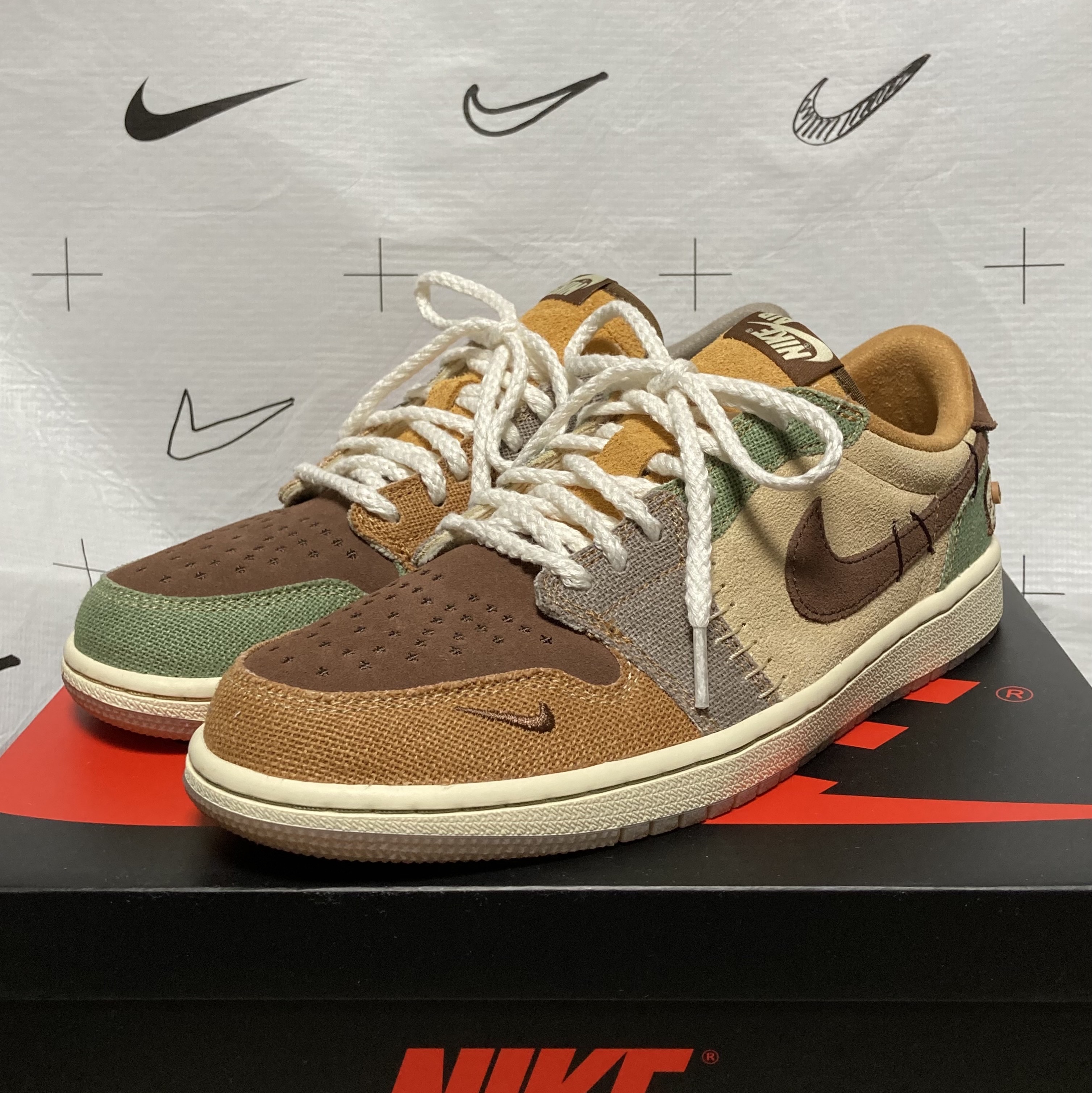 Jordan 1 x Zion Williamson Retro Low OG Flax and Oil Green 착용 스타일 - 2