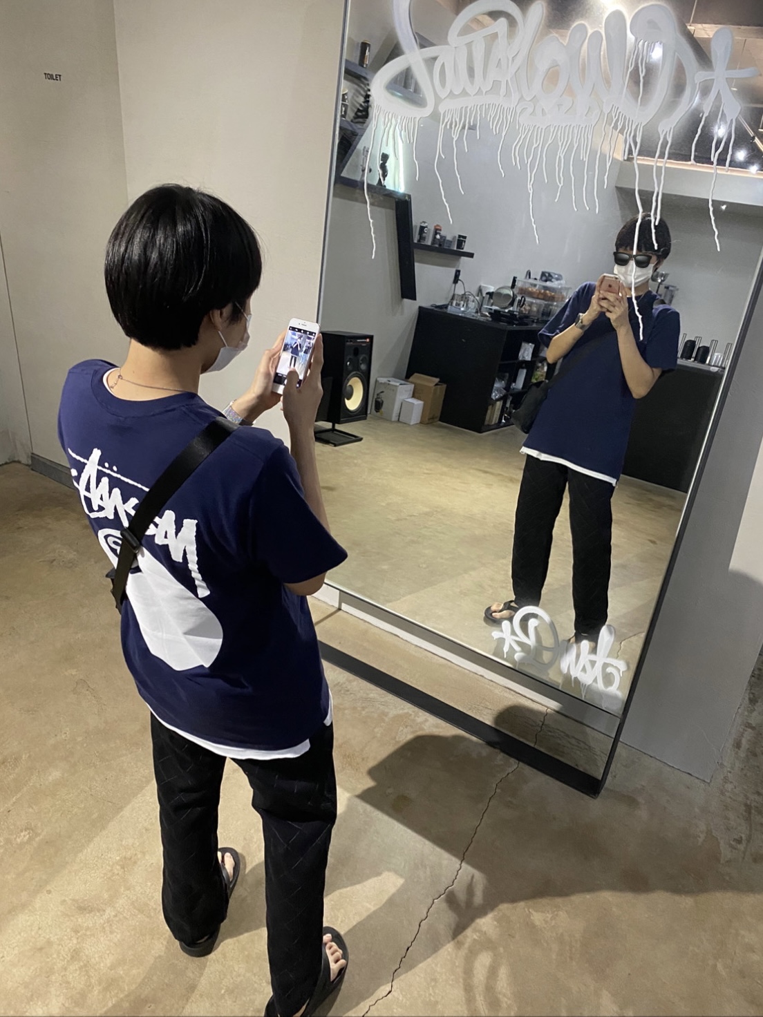 Oofos OOriginal Black, Stussy 8 Ball T-Shirt Navy - 21SS 착용 스타일