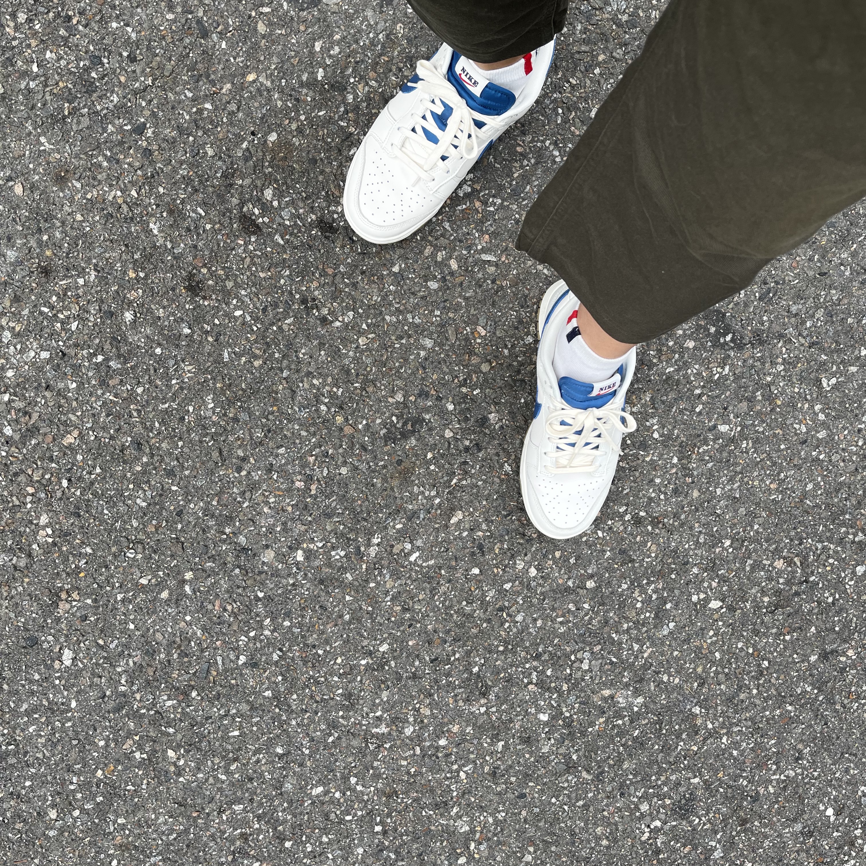Nike Dunk Low SE Sail Dark Marina Blue 착용 스타일 - 2