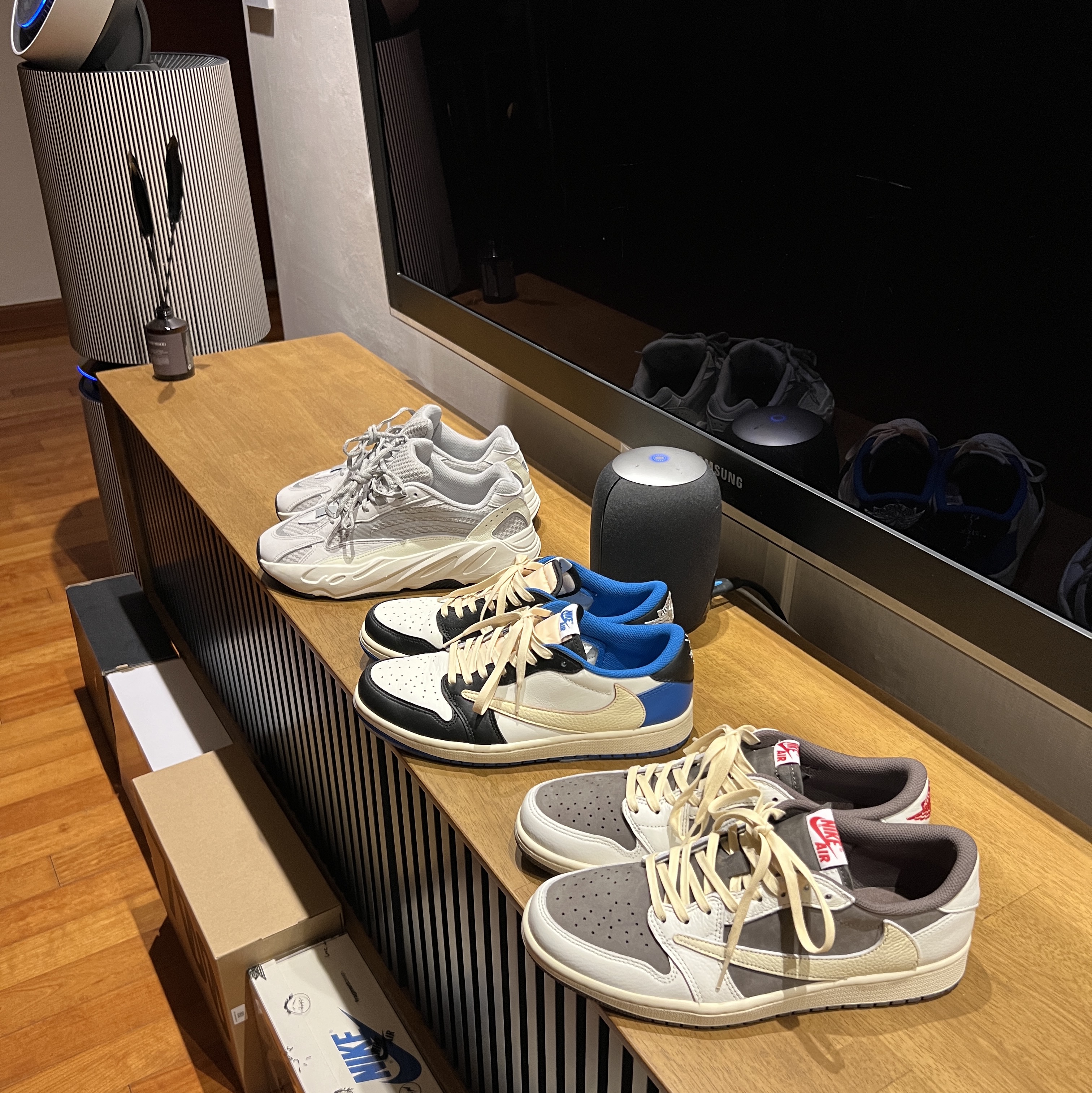 Jordan 1 x Travis Scott x Fragment Retro Low OG SP Military Blue, Jordan 1 x Travis Scott Retro Low OG SP Sail and Ridgerock 착용 스타일