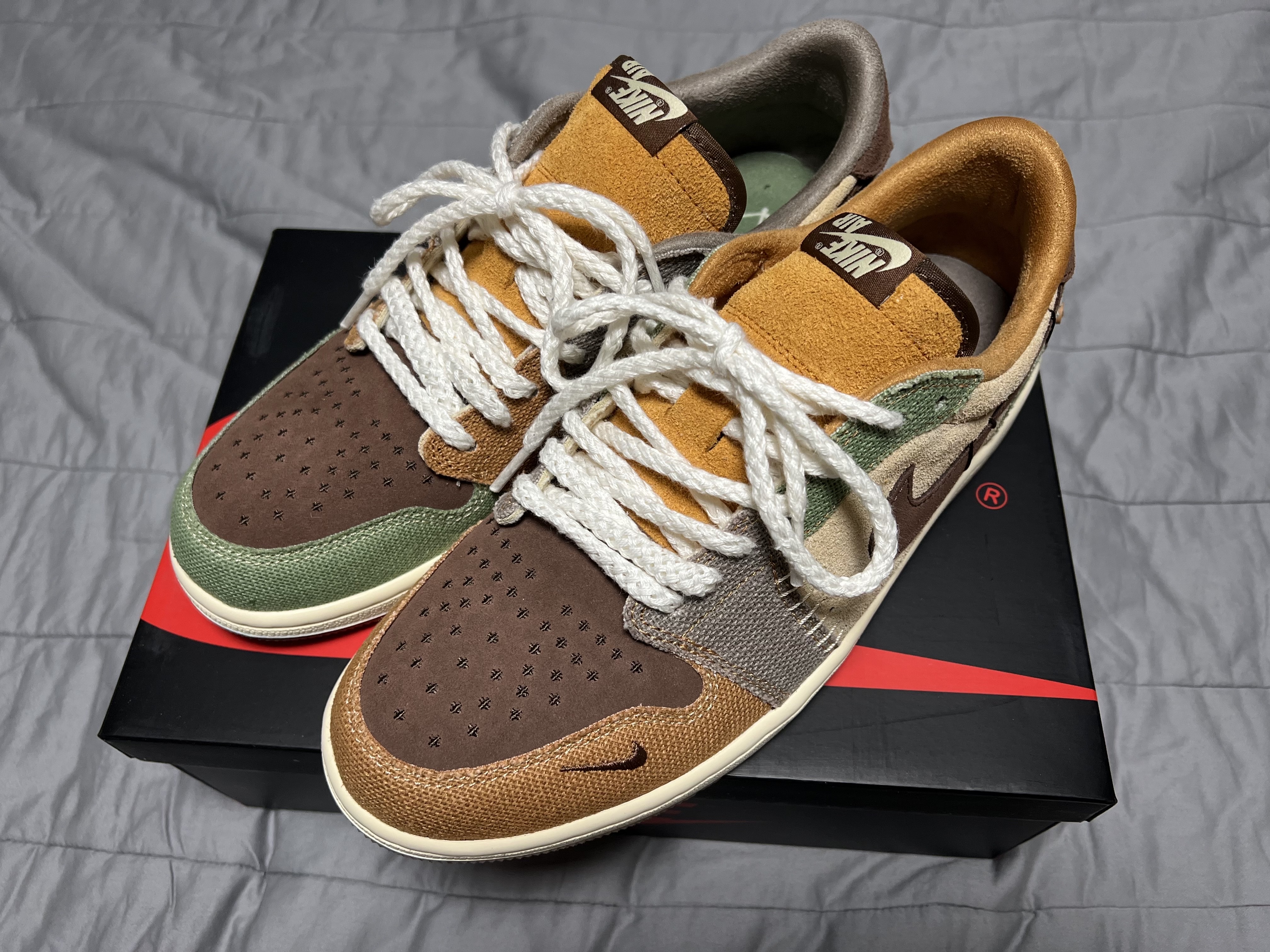 Jordan 1 x Zion Williamson Retro Low OG Flax and Oil Green 착용 스타일 - 2