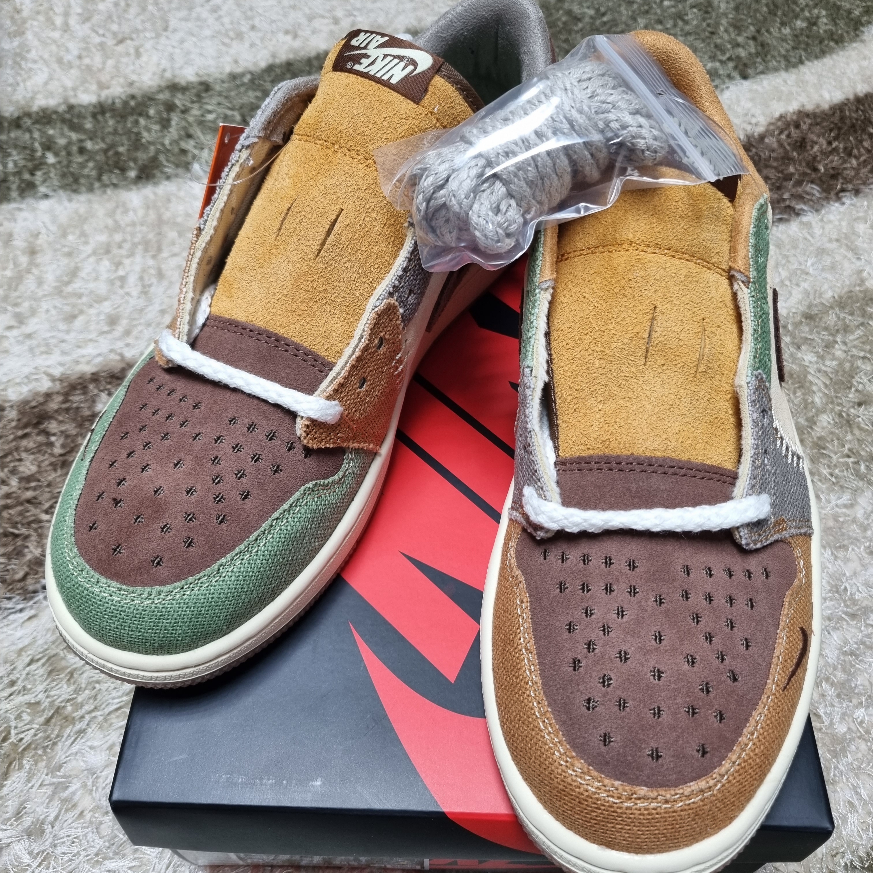 Jordan 1 x Zion Williamson Retro Low OG Flax and Oil Green 착용 스타일 - 2