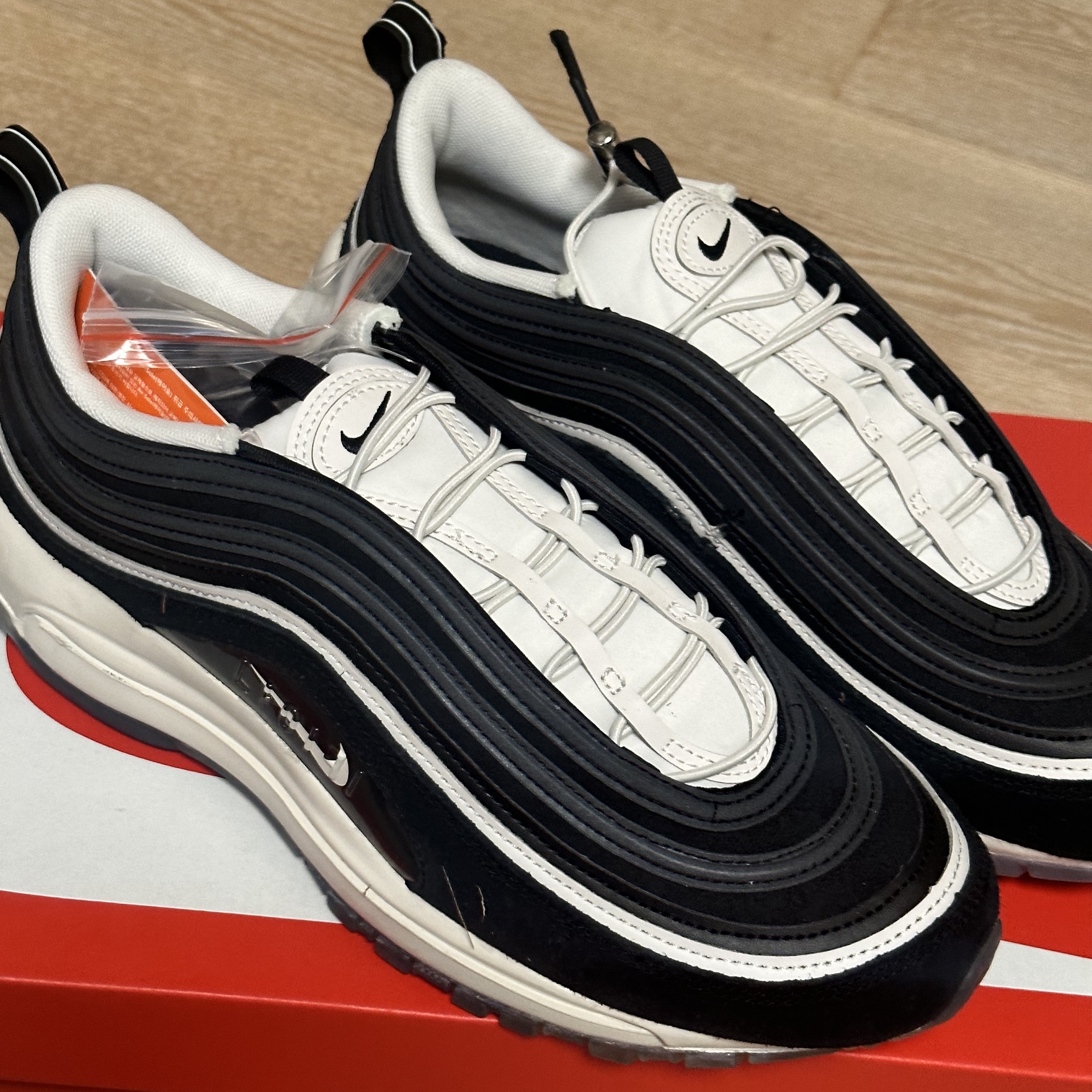 (W) Nike Air Max 97 PRM Hangul Day 착용 스타일 - 2