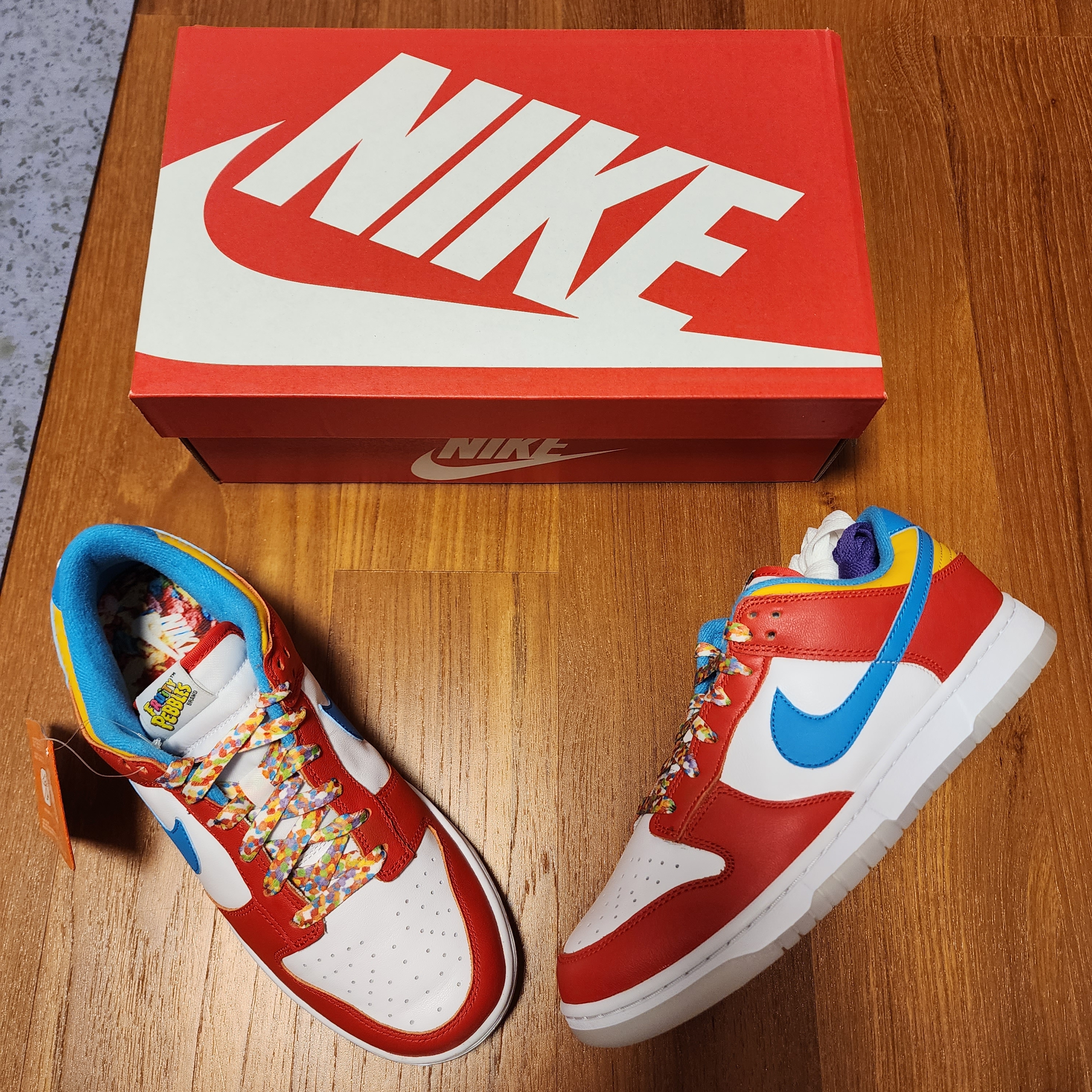 Nike x LeBron James x Fruity Pebbles Dunk Low QS Habanero Red 착용 스타일 - 2