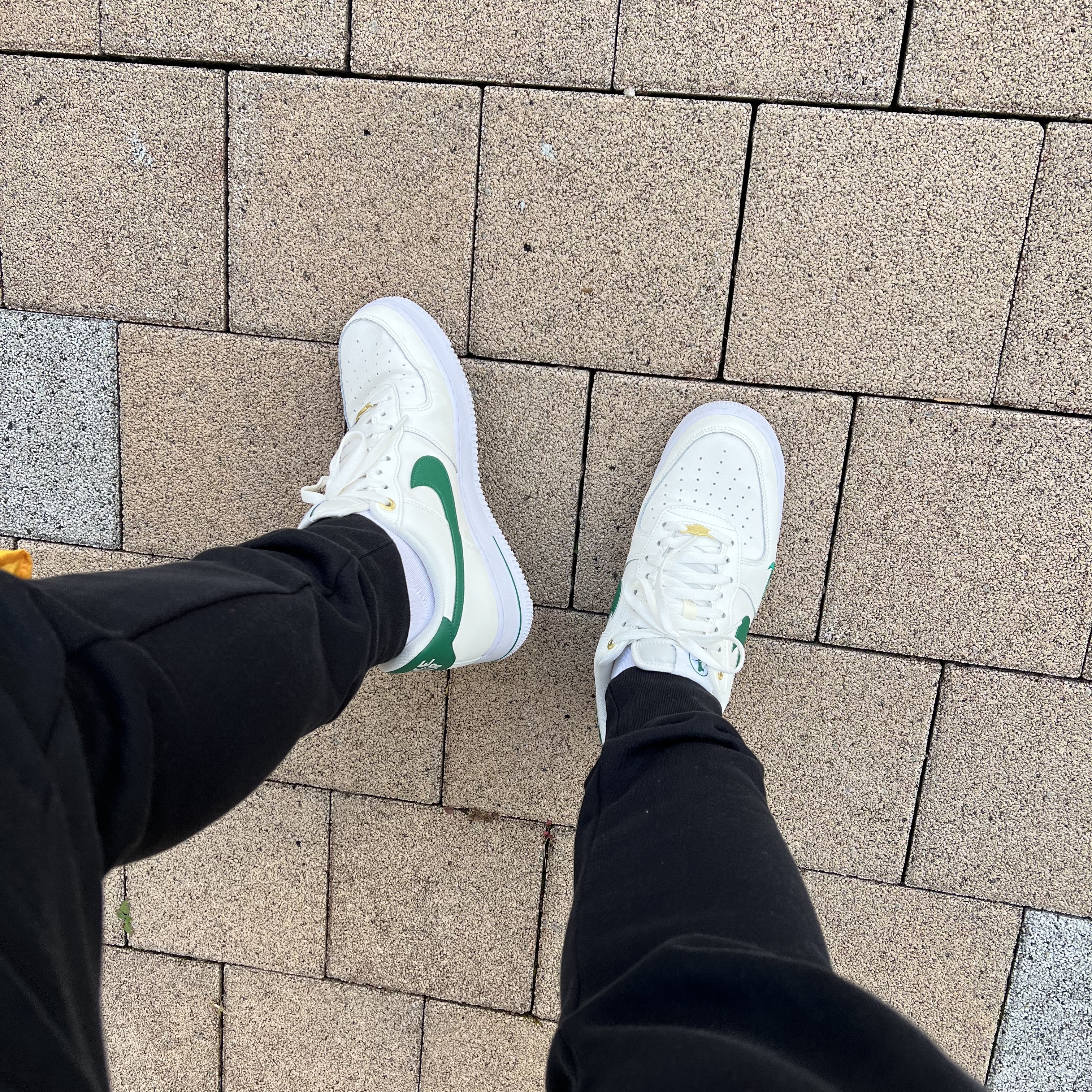 Nike Air Force 1 '07 LV8 40th Anniversary Join Forces Sail Malachite 착용 스타일