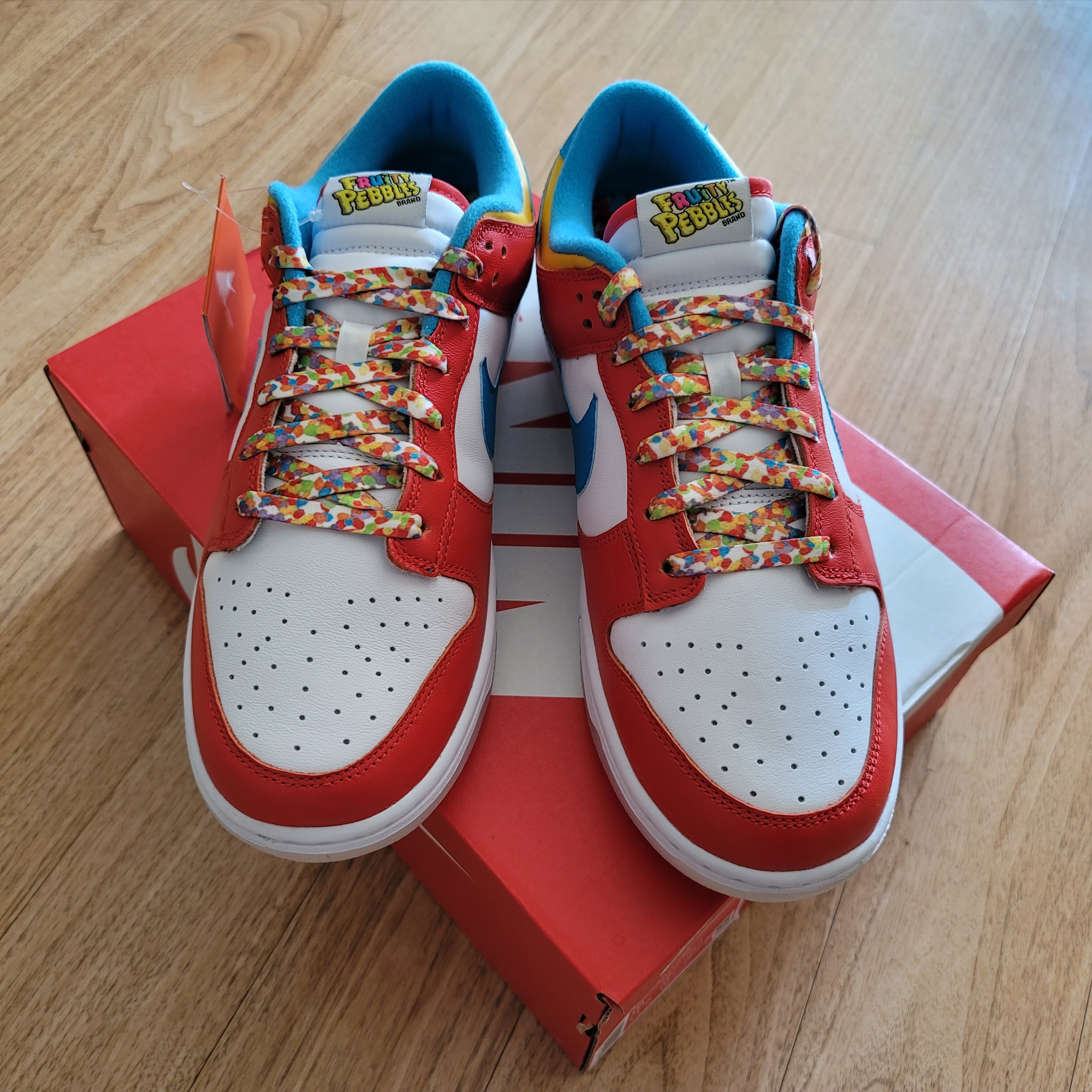 Nike x LeBron James x Fruity Pebbles Dunk Low QS Habanero Red 착용 스타일 - 5