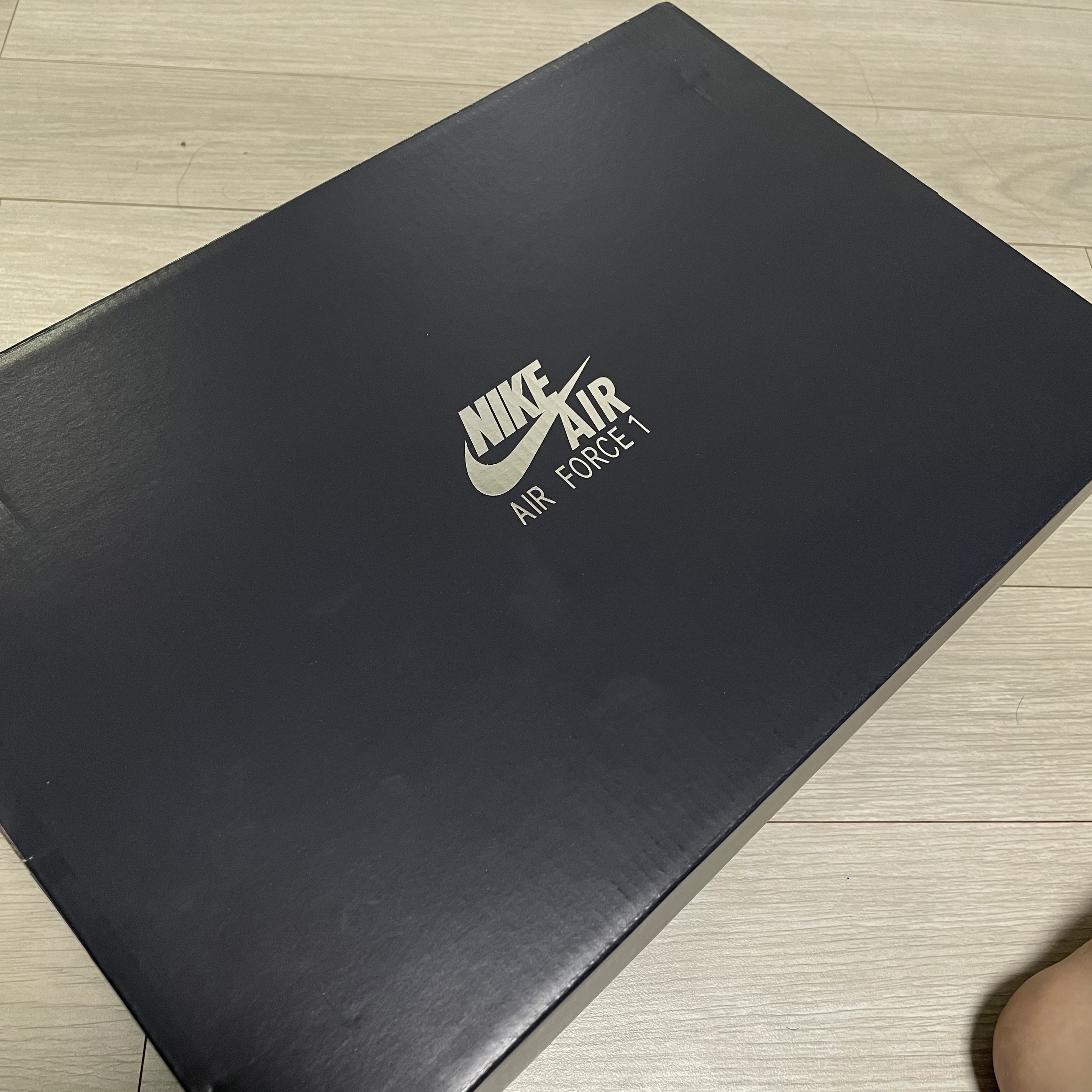 Nike Air Force 1 Mid QS Ale Brown 착용 스타일 - 1