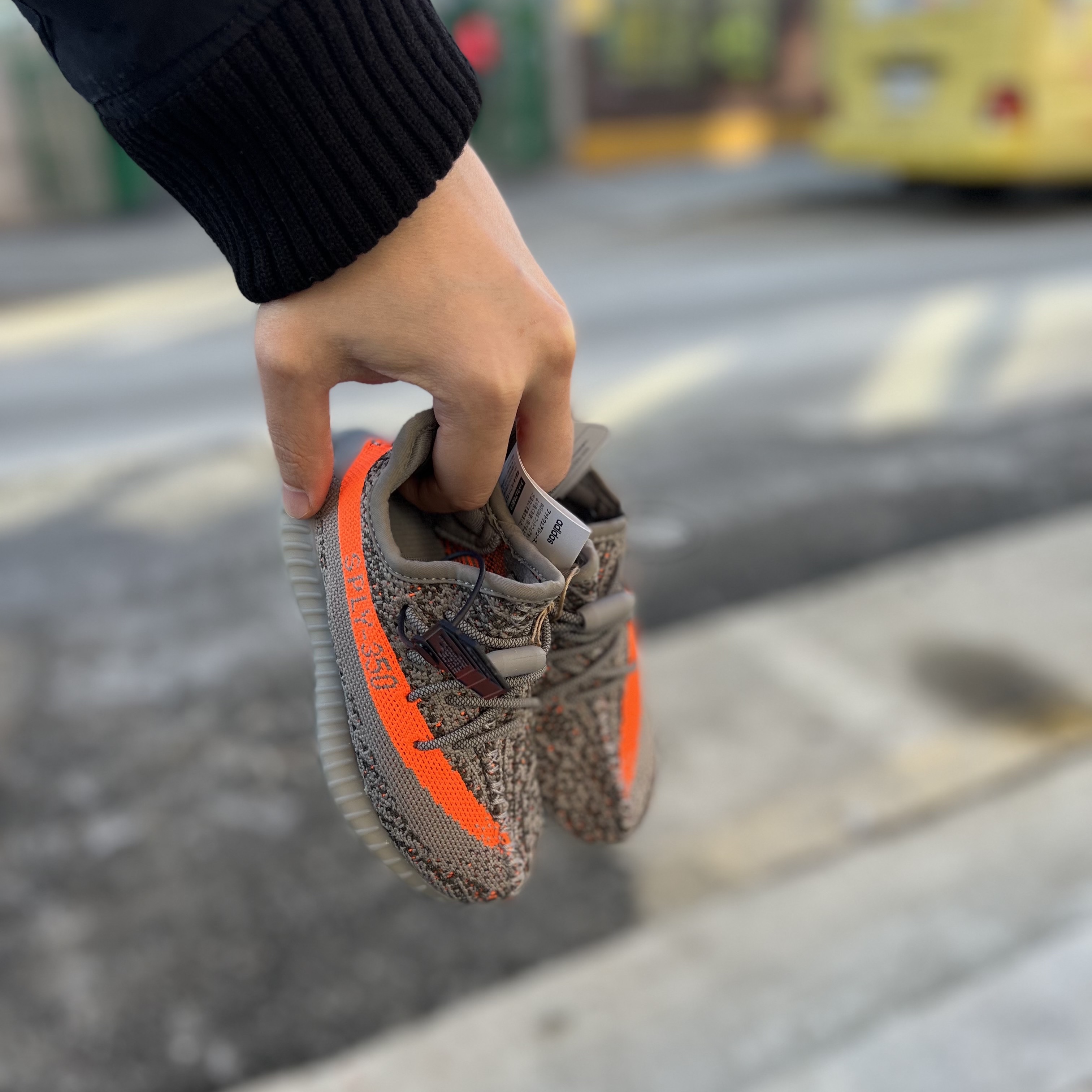 (Infant) Adidas Yeezy Boost 350 V2 Beluga - Reflective, Rolex Submariner Date 41mm 126613LB Royal Blue Oyster 착용 스타일