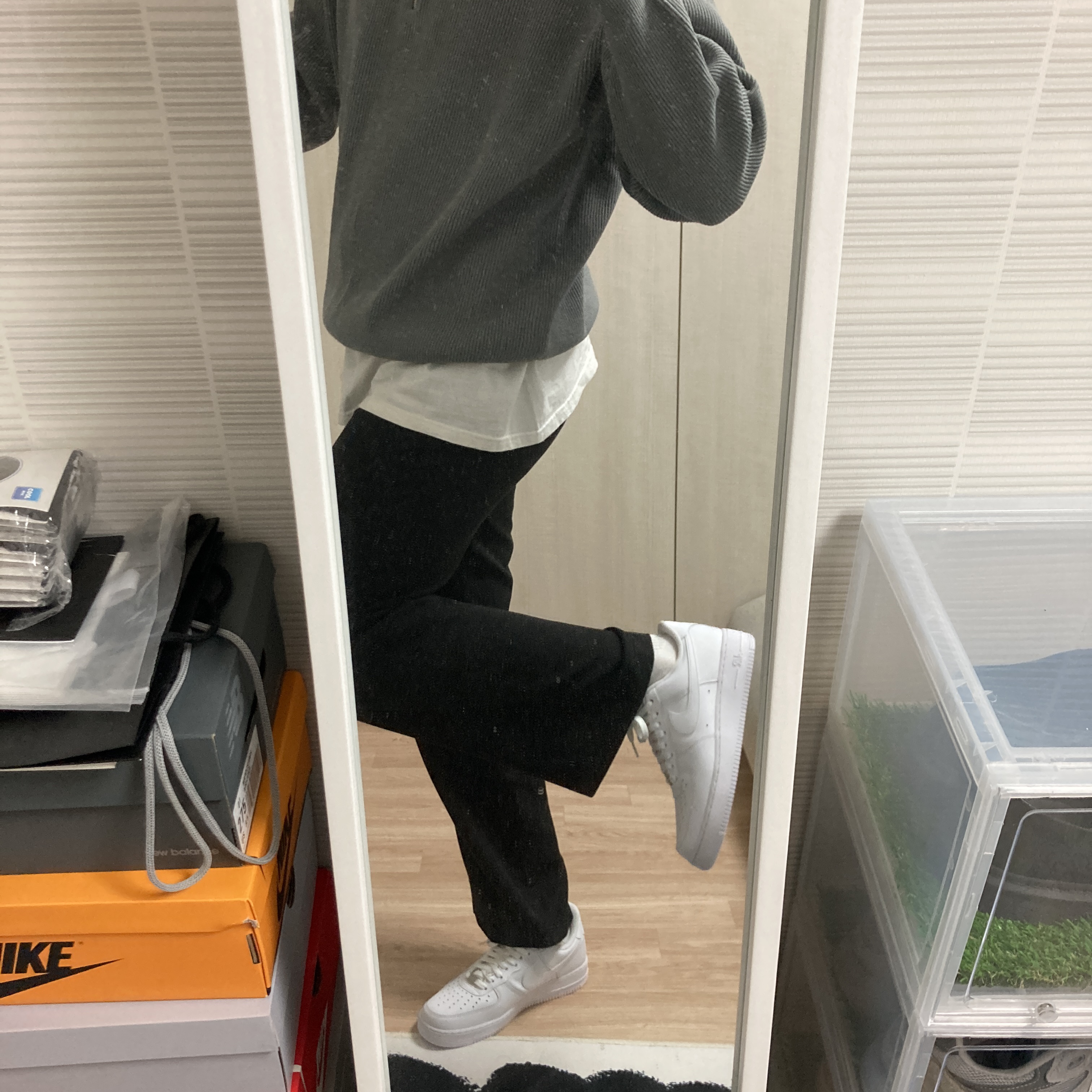 Nike Air Force 1 '07 Low White, Supreme x Thrasher Skyline T-Shirt White - 21FW 착용 스타일