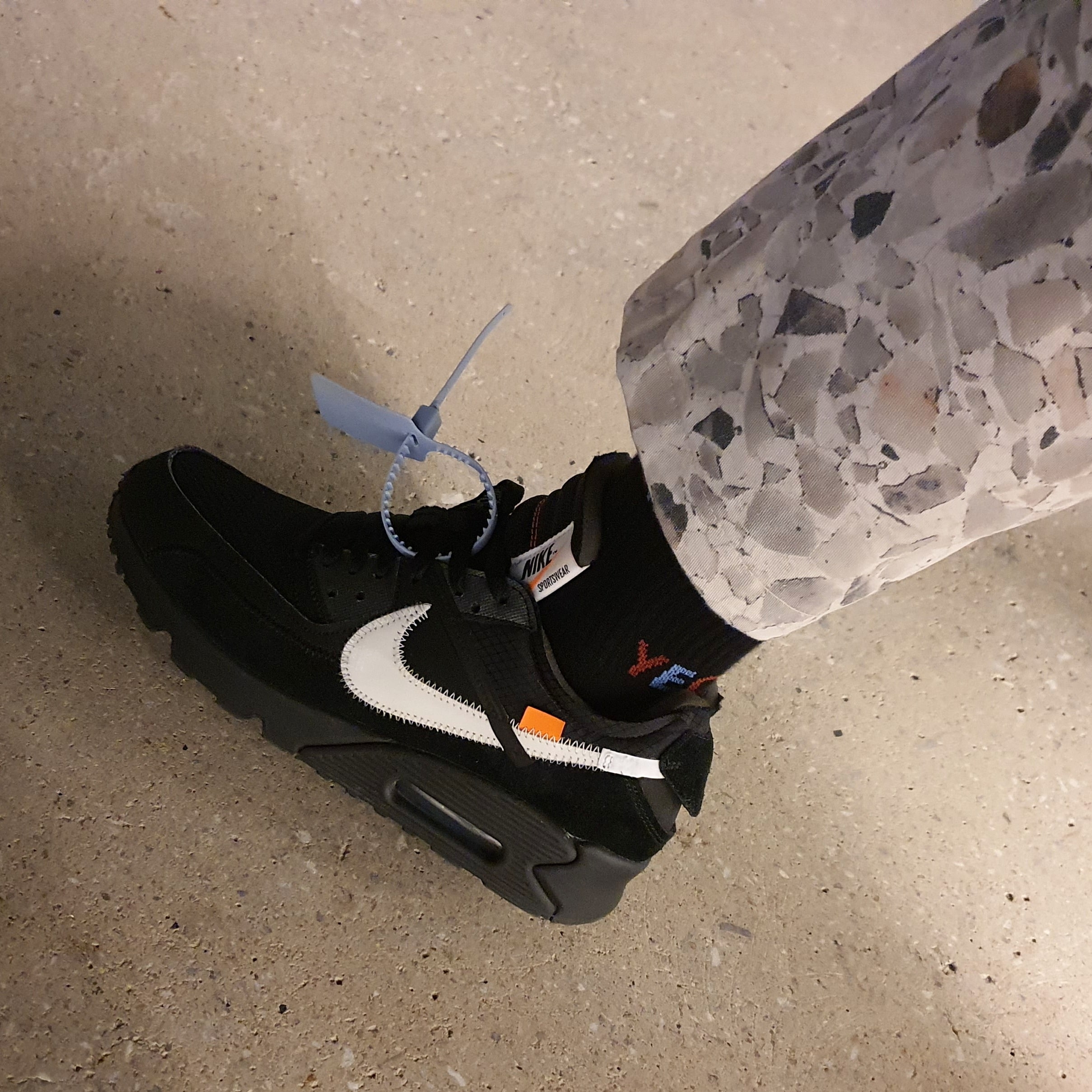 Nike x Off-White Air Max 90 V2 Black White 착용 스타일