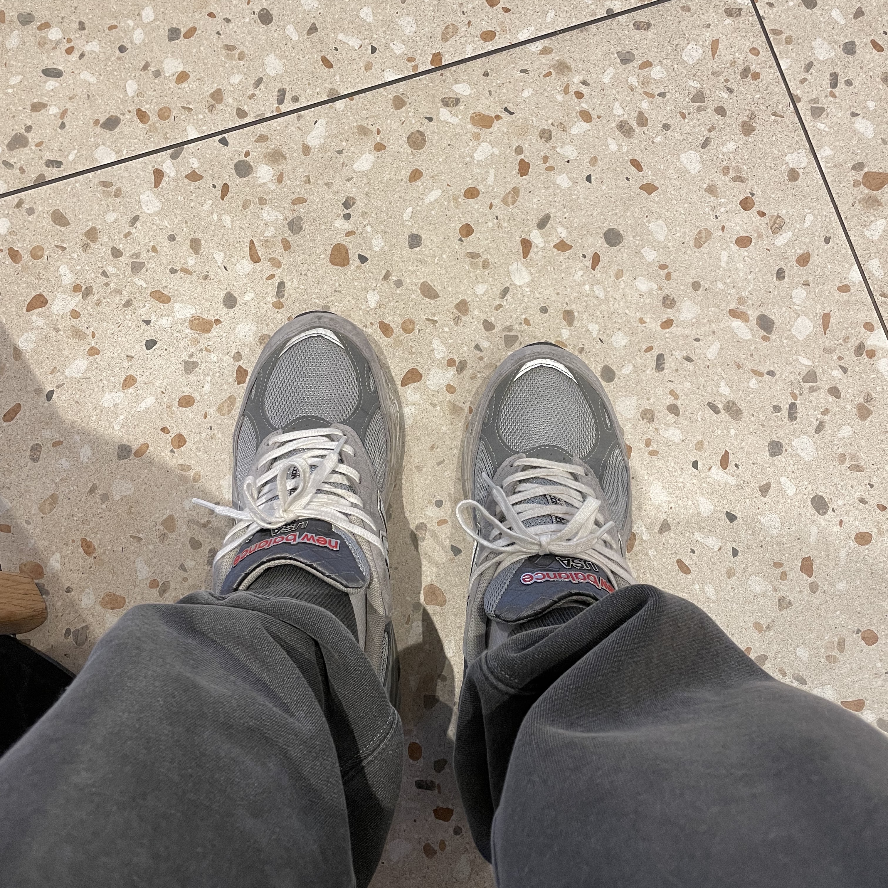 New Balance 990v3 Made in USA Grey - D Standard 착용 스타일 - 3