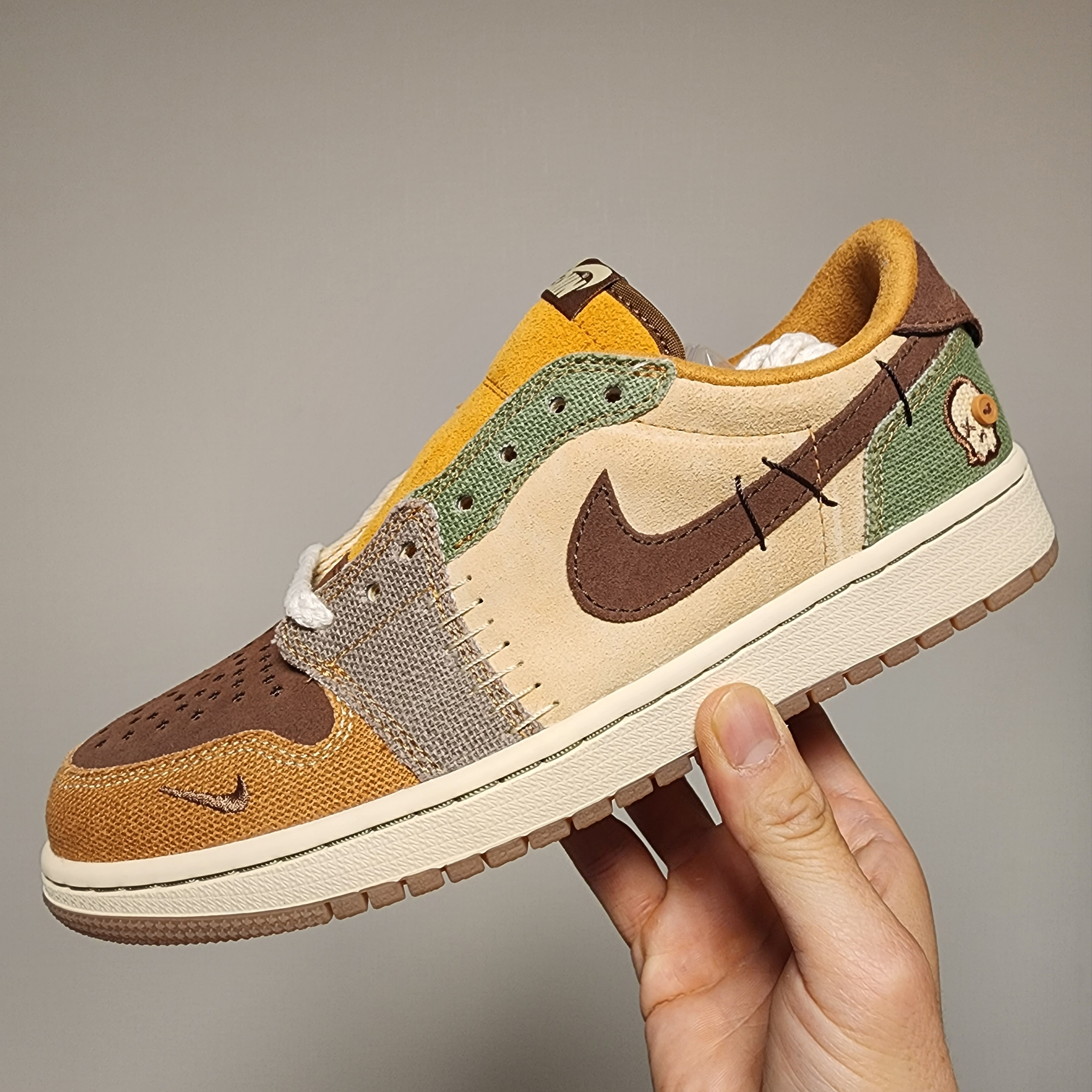 Jordan 1 x Zion Williamson Retro Low OG Flax and Oil Green 착용 스타일 - 1