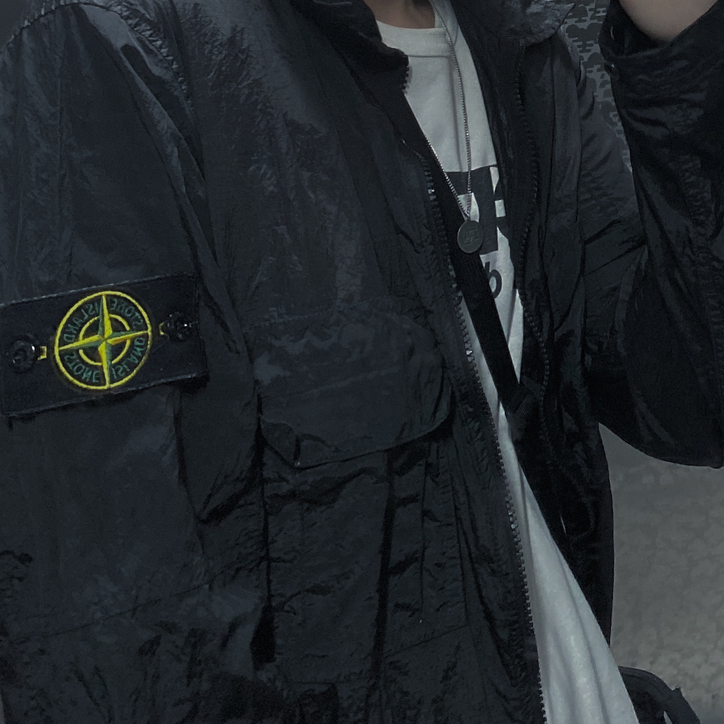 Stone Island 12321 Nylon Metal Garment Dyed Packable Overshirt Black - 22SS, Supreme Shoulder Bag Black - 19FW 착용 스타일