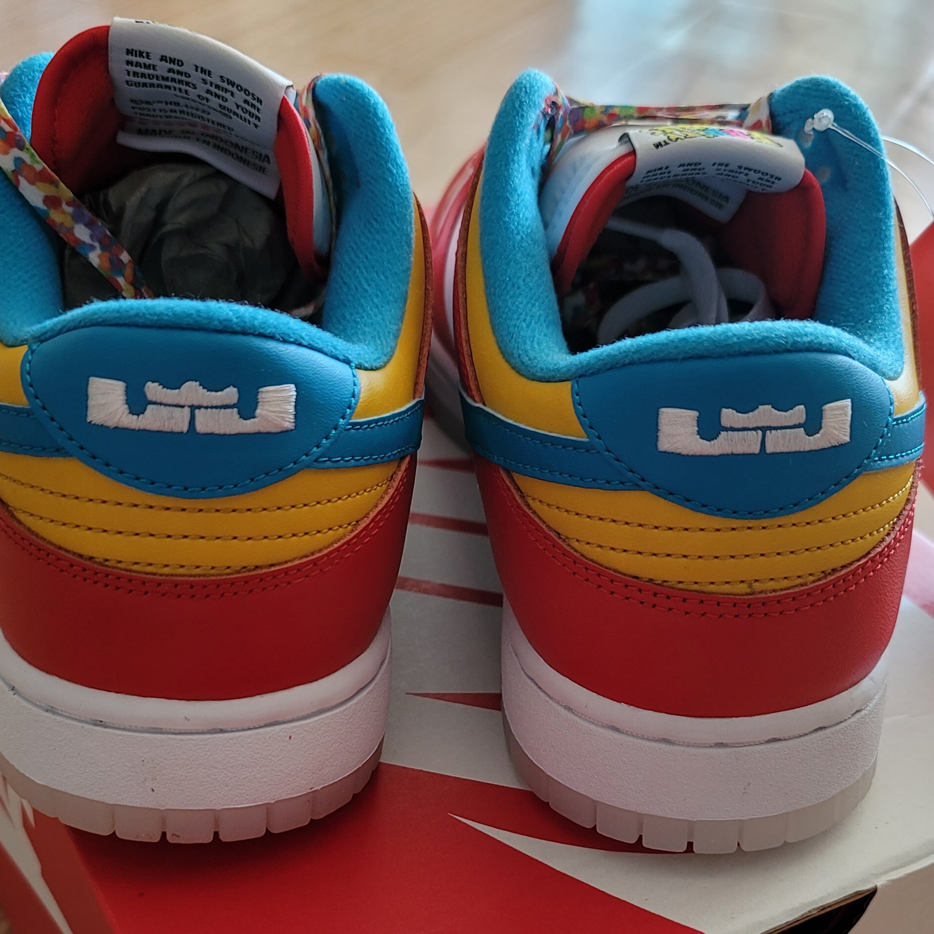 Nike x LeBron James x Fruity Pebbles Dunk Low QS Habanero Red 착용 스타일 - 4