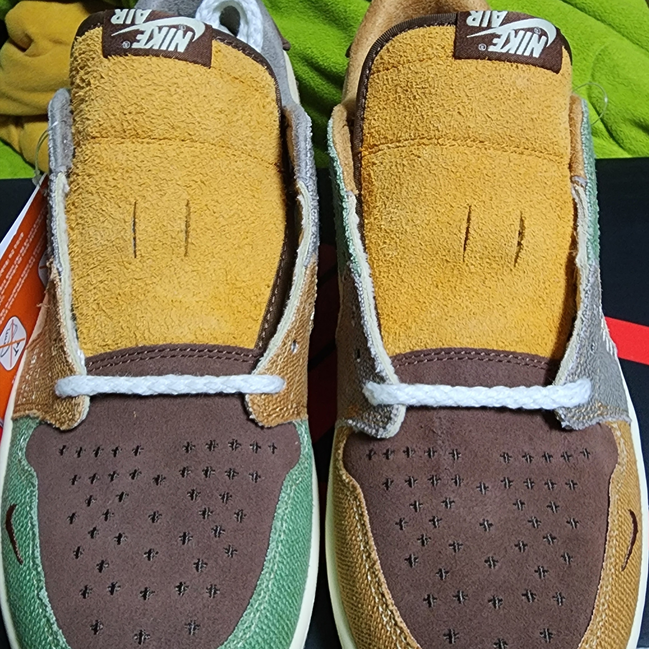 Jordan 1 x Zion Williamson Retro Low OG Flax and Oil Green 착용 스타일 - 4
