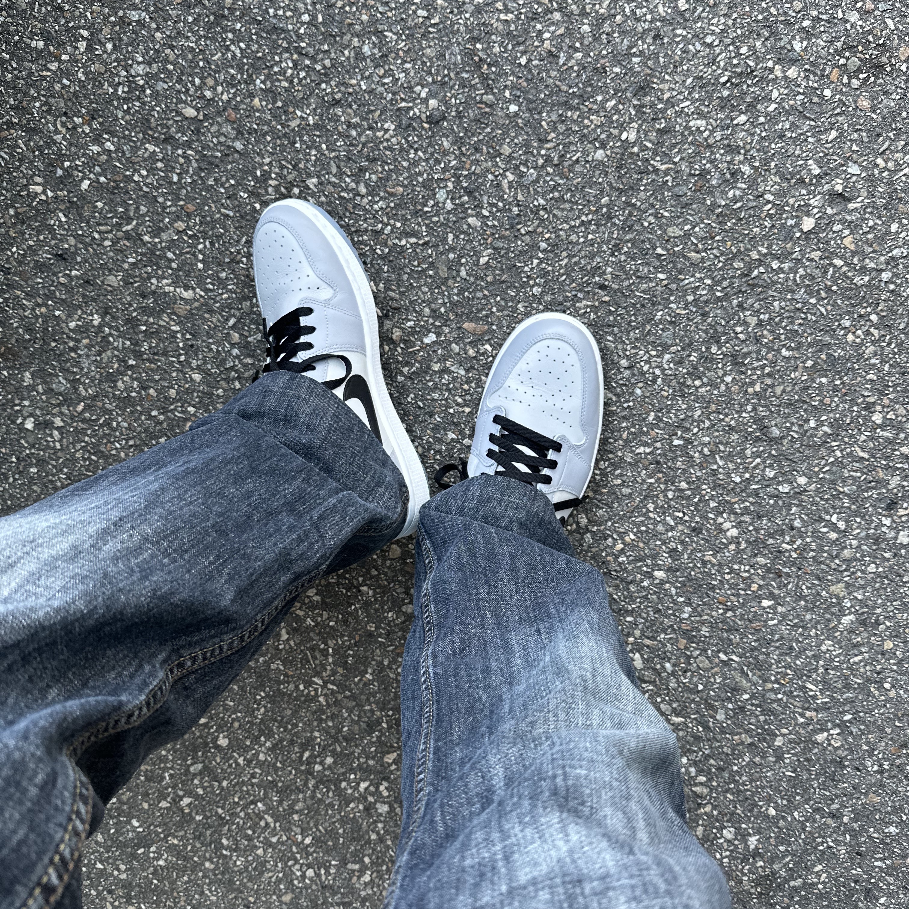 Jordan 1 Low Golf Wolf Grey 착용 스타일 - 1