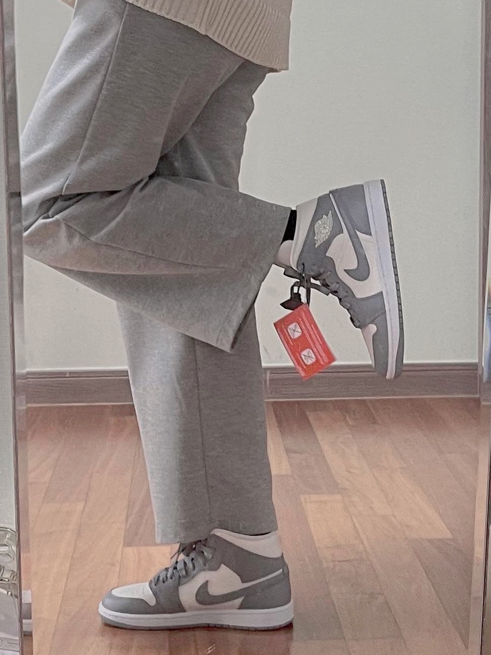 (W) Jordan 1 Mid Sail Stealth 착용 스타일