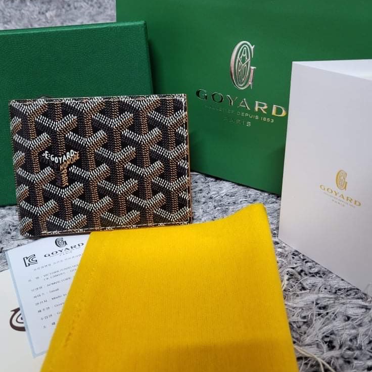 Goyard Victoire Wallet Black Tan 착용 스타일