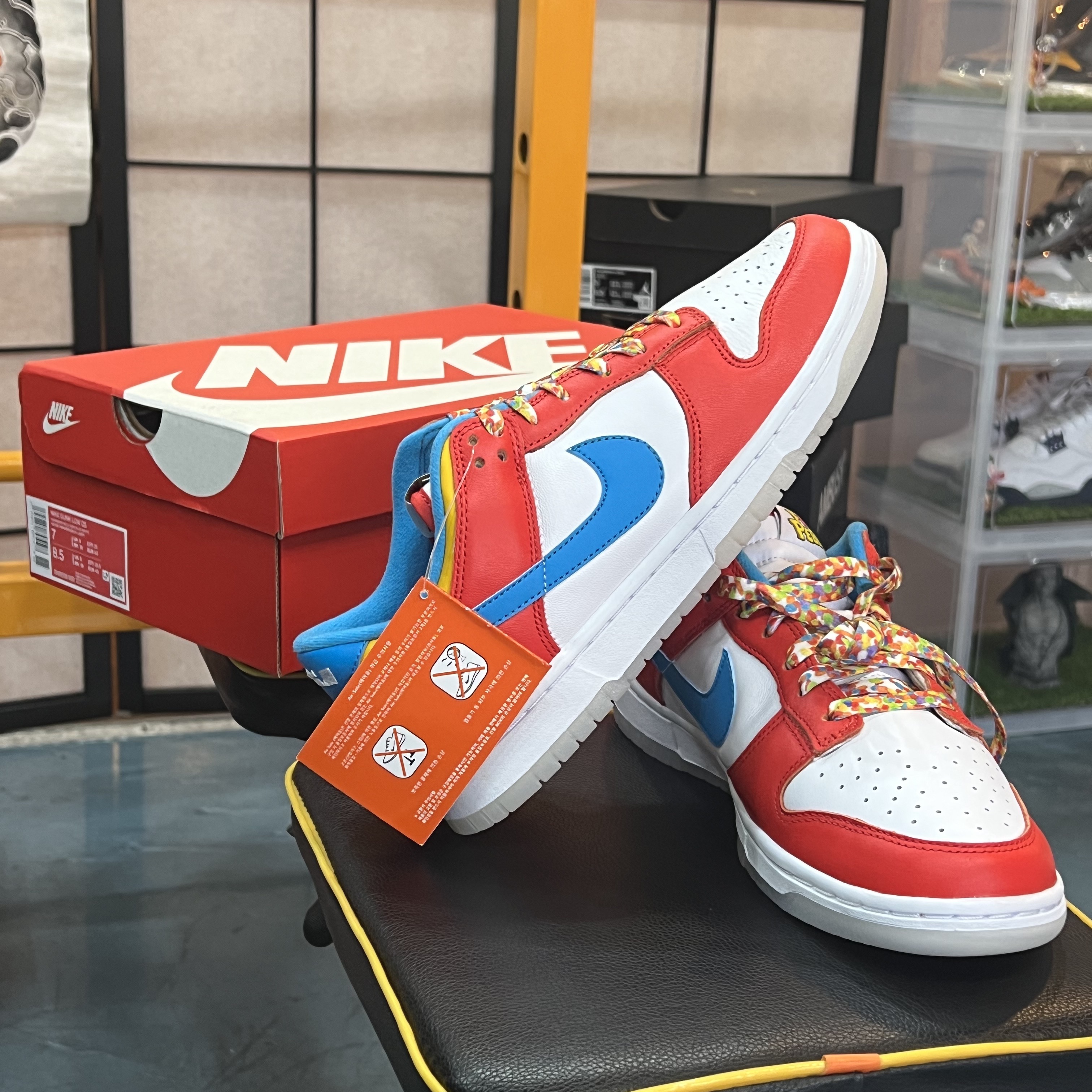 Nike x LeBron James x Fruity Pebbles Dunk Low QS Habanero Red 착용 스타일 - 2
