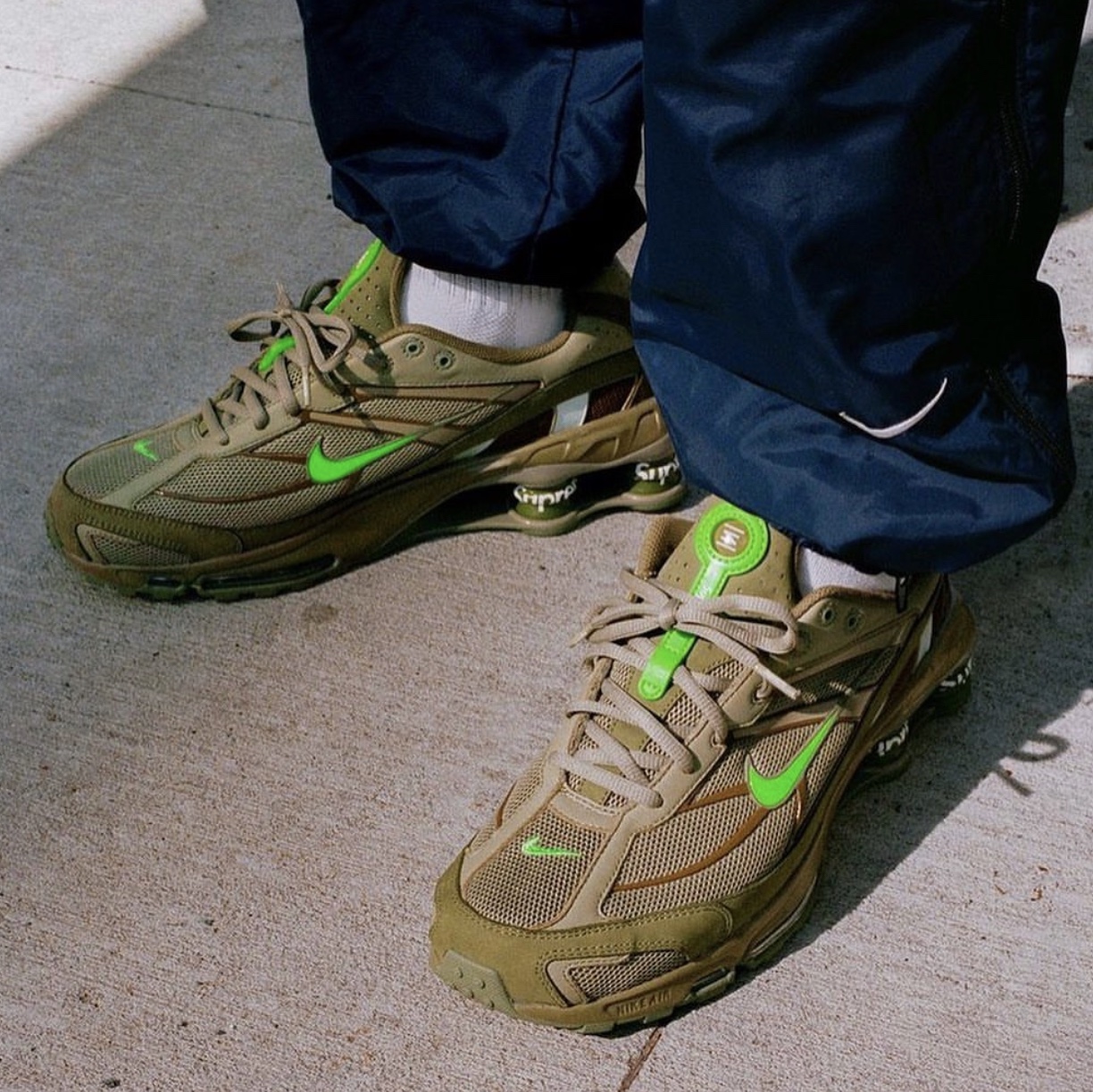 Nike x Supreme Shox Ride 2 SP Neutral Olive 착용 스타일 - 1